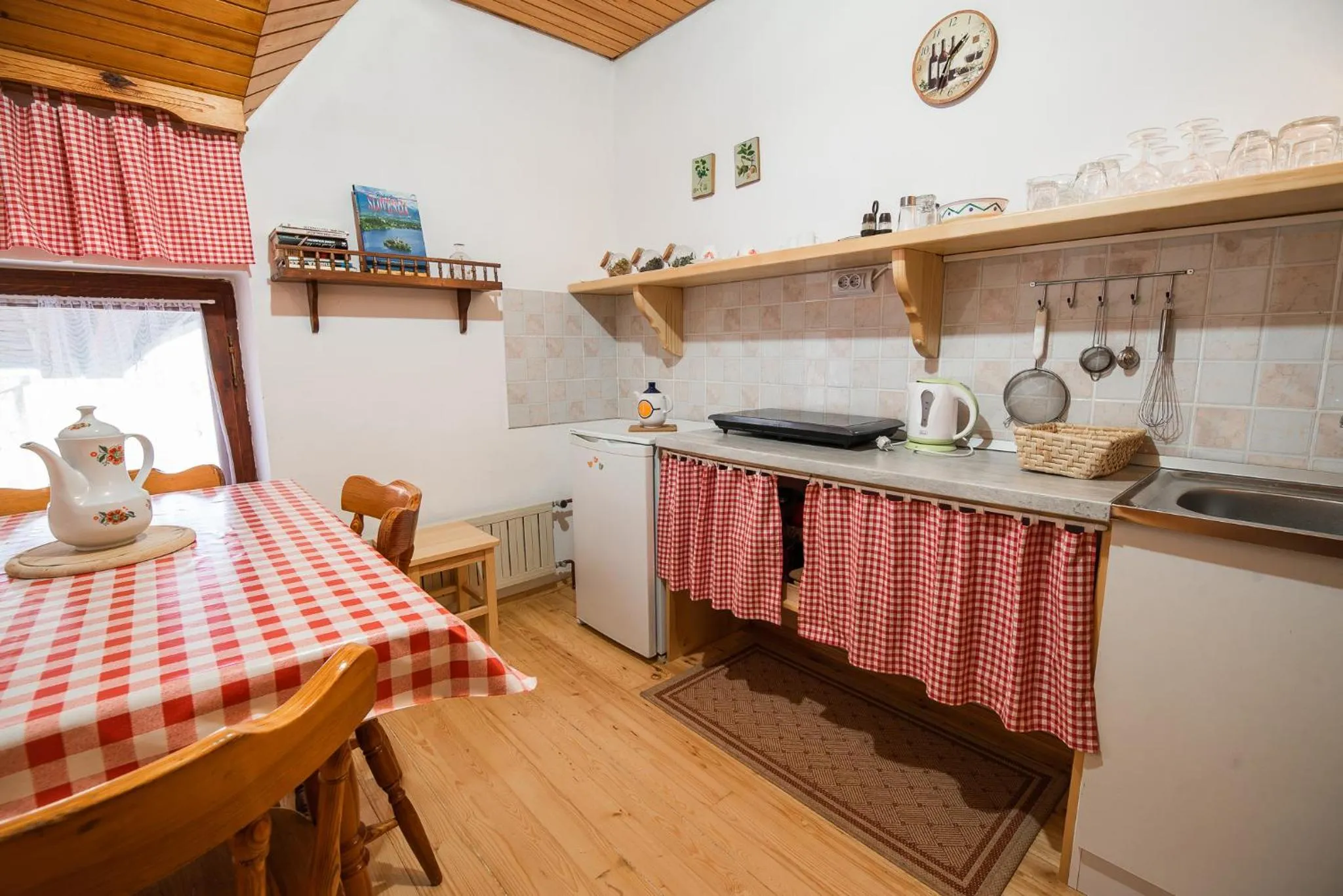 Kitchen or kitchenette in Farm Stay Žagar