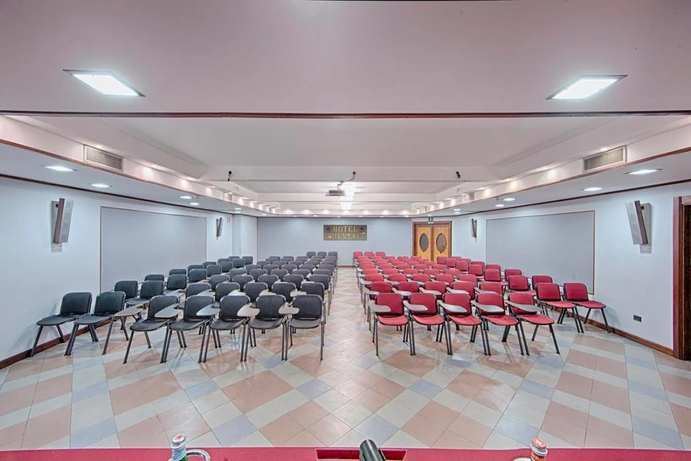 Business facilities in Hotel Orientale