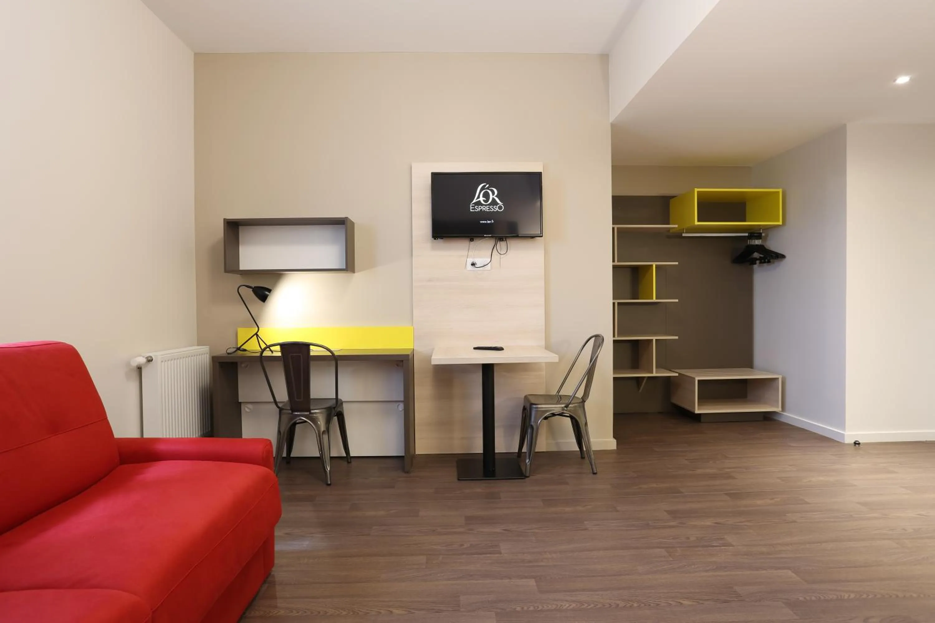 Photo of the whole room in Westlodge Dardilly Lyon Nord