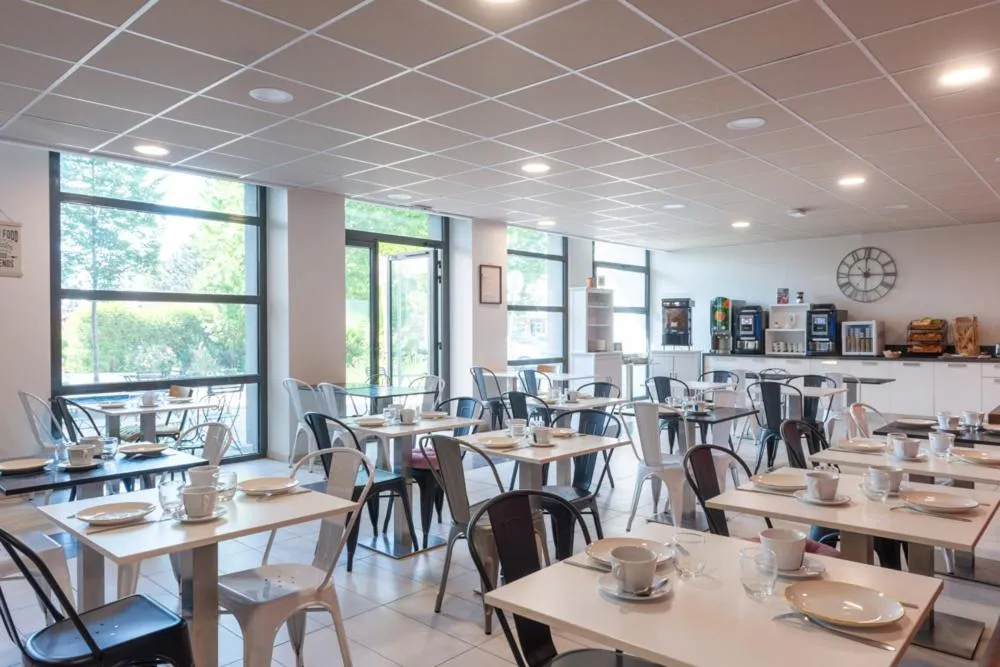 Restaurant/places to eat in Westlodge Dardilly Lyon Nord