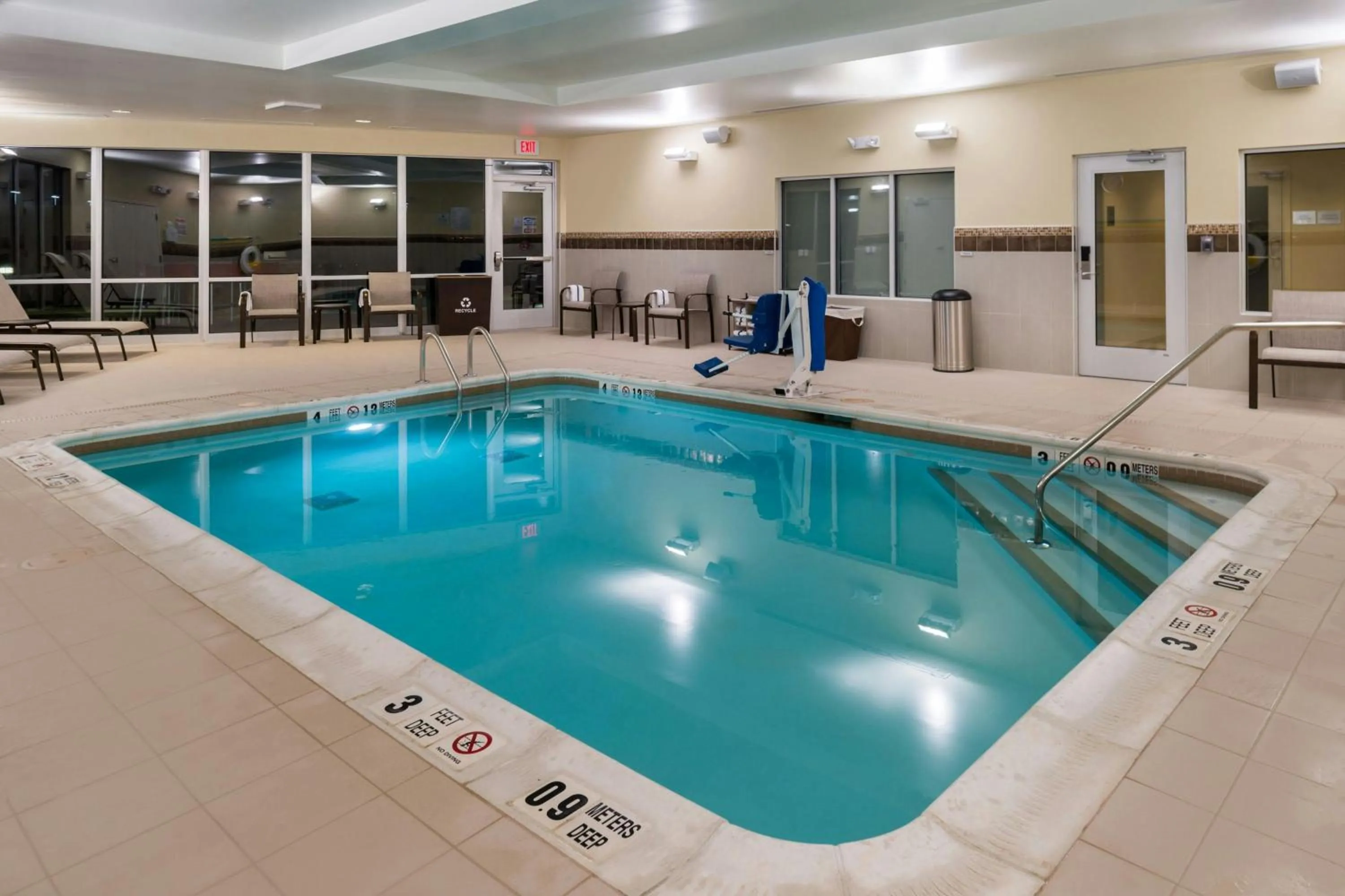 Swimming pool in Courtyard by Marriott Elmira Horseheads