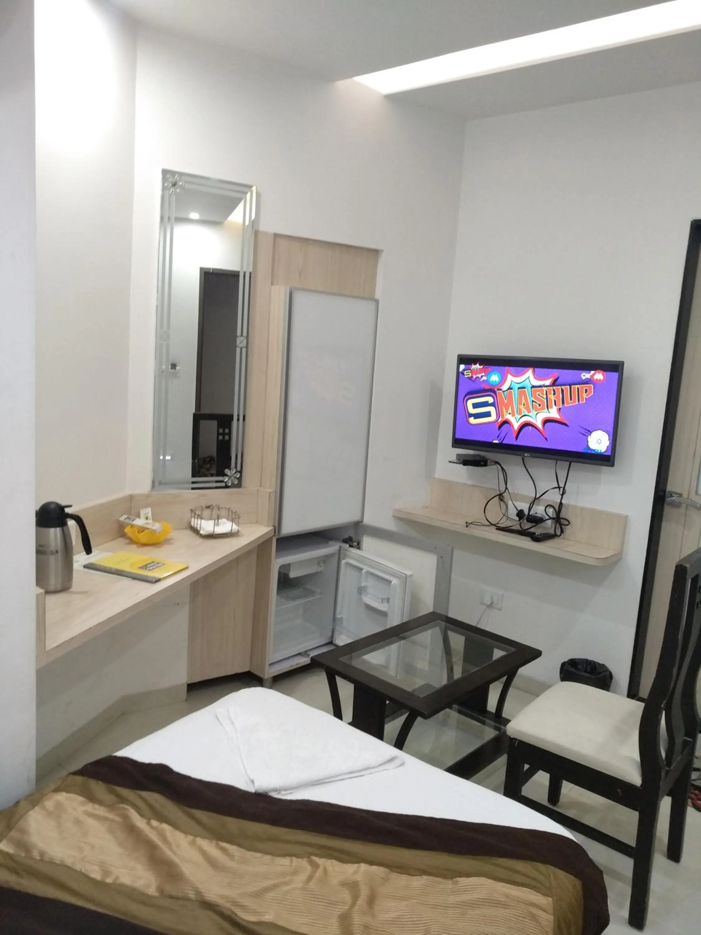 Photo of the whole room, Bed in Hotel One Up