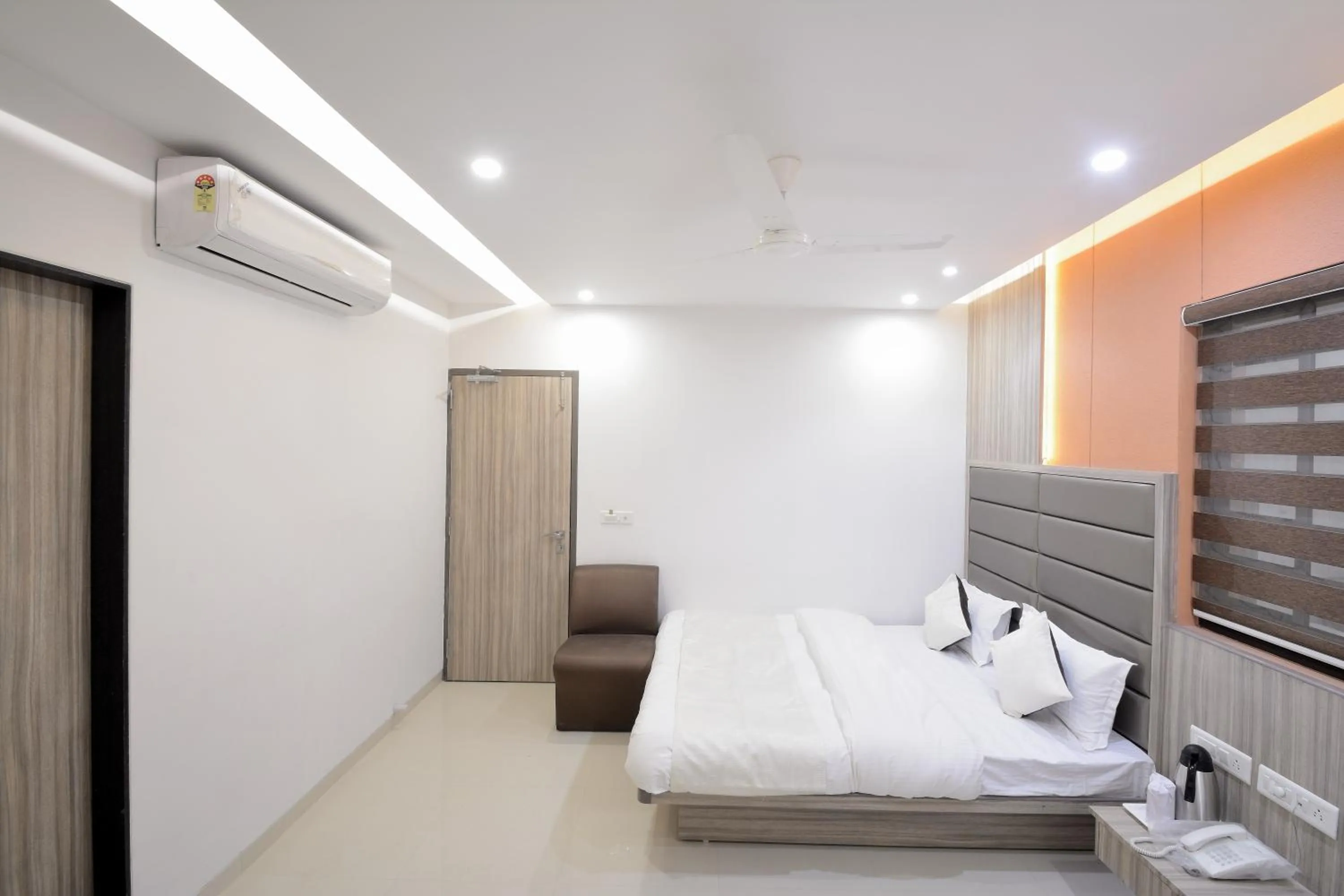 Bedroom, Bed in Hotel One Up