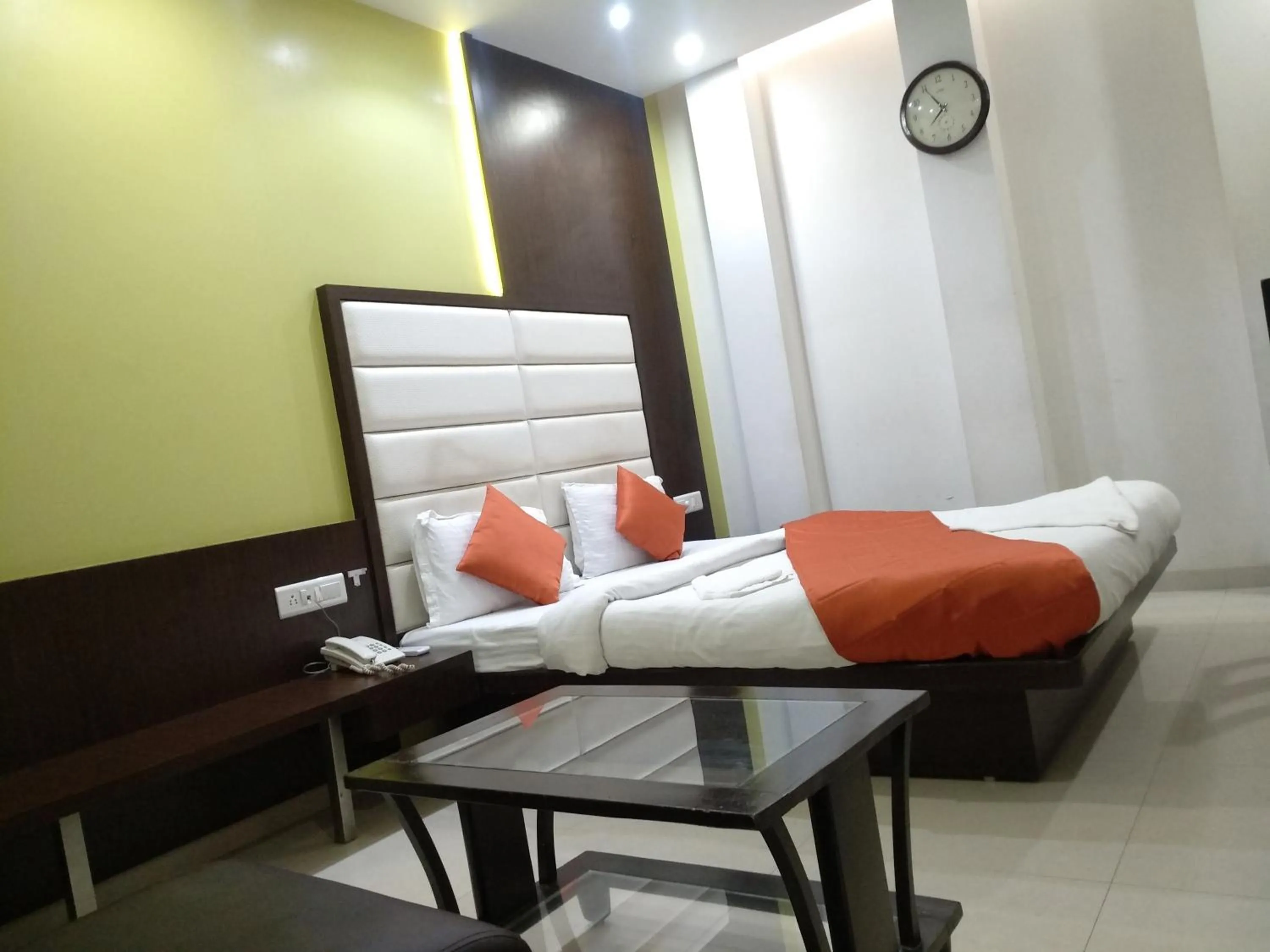 Bedroom, Bed in Hotel One Up