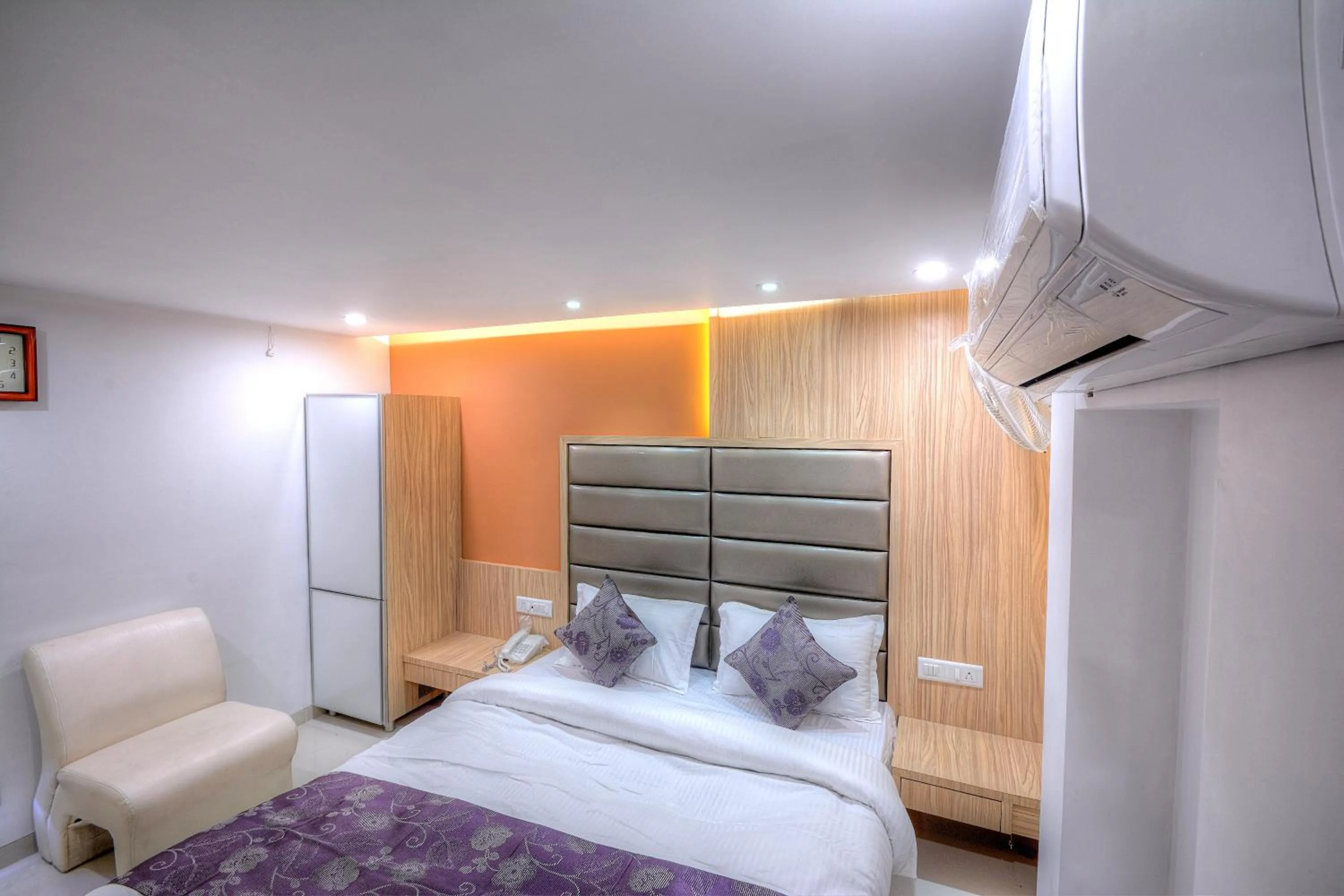 Bedroom, Bed in Hotel One Up