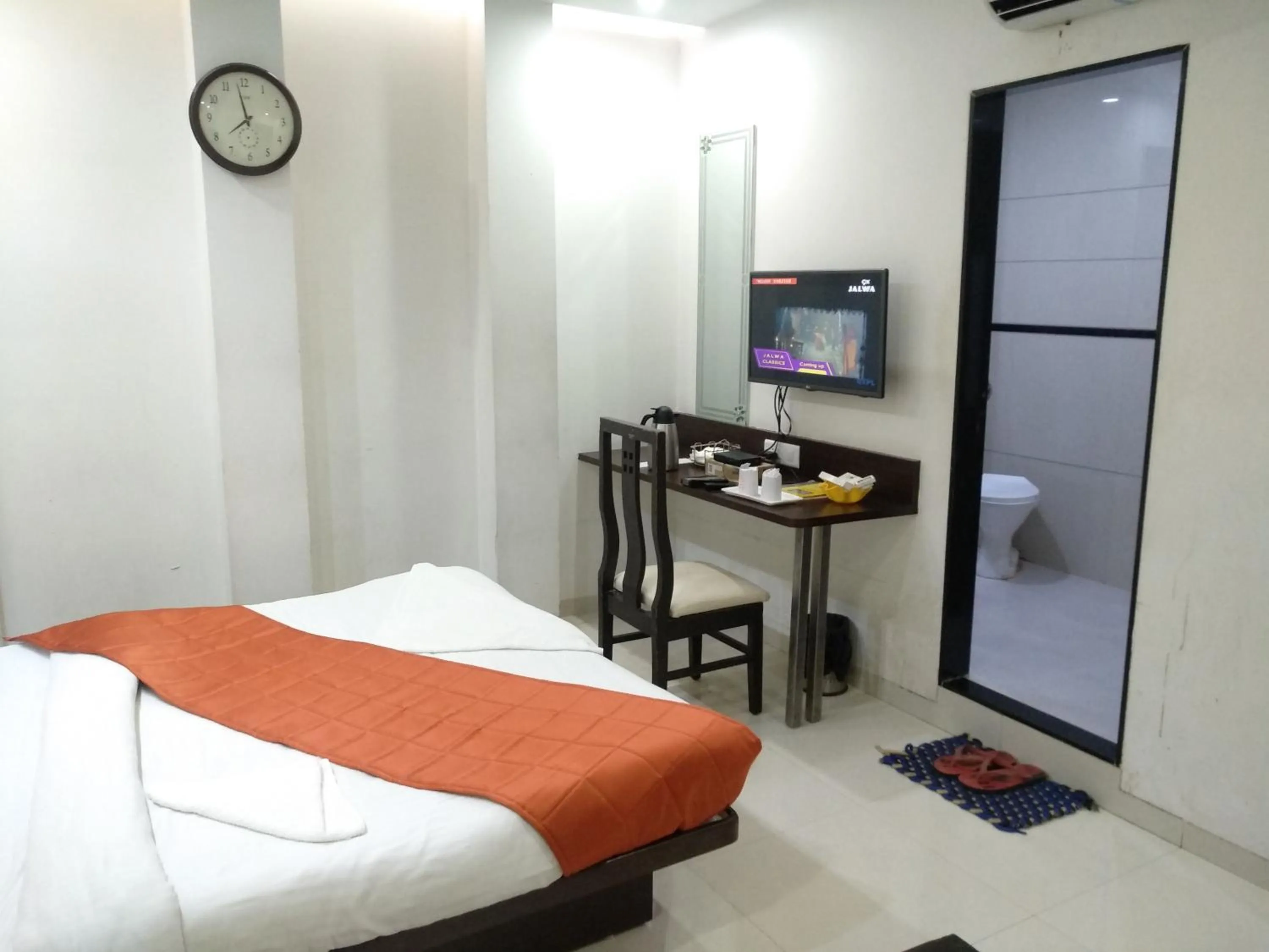 Bedroom, Bed in Hotel One Up