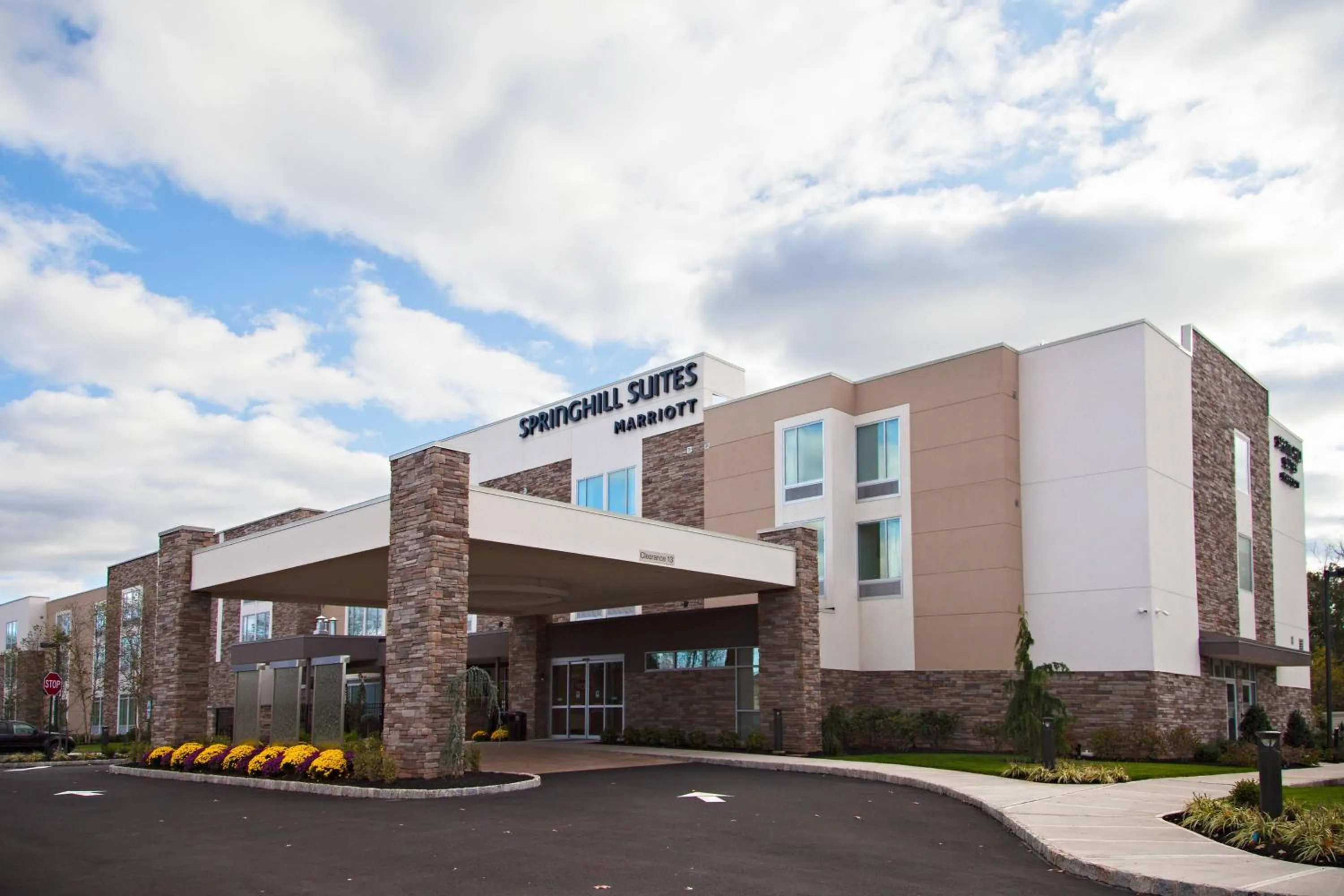 Property building in SpringHill Suites by Marriott Somerset Franklin Township