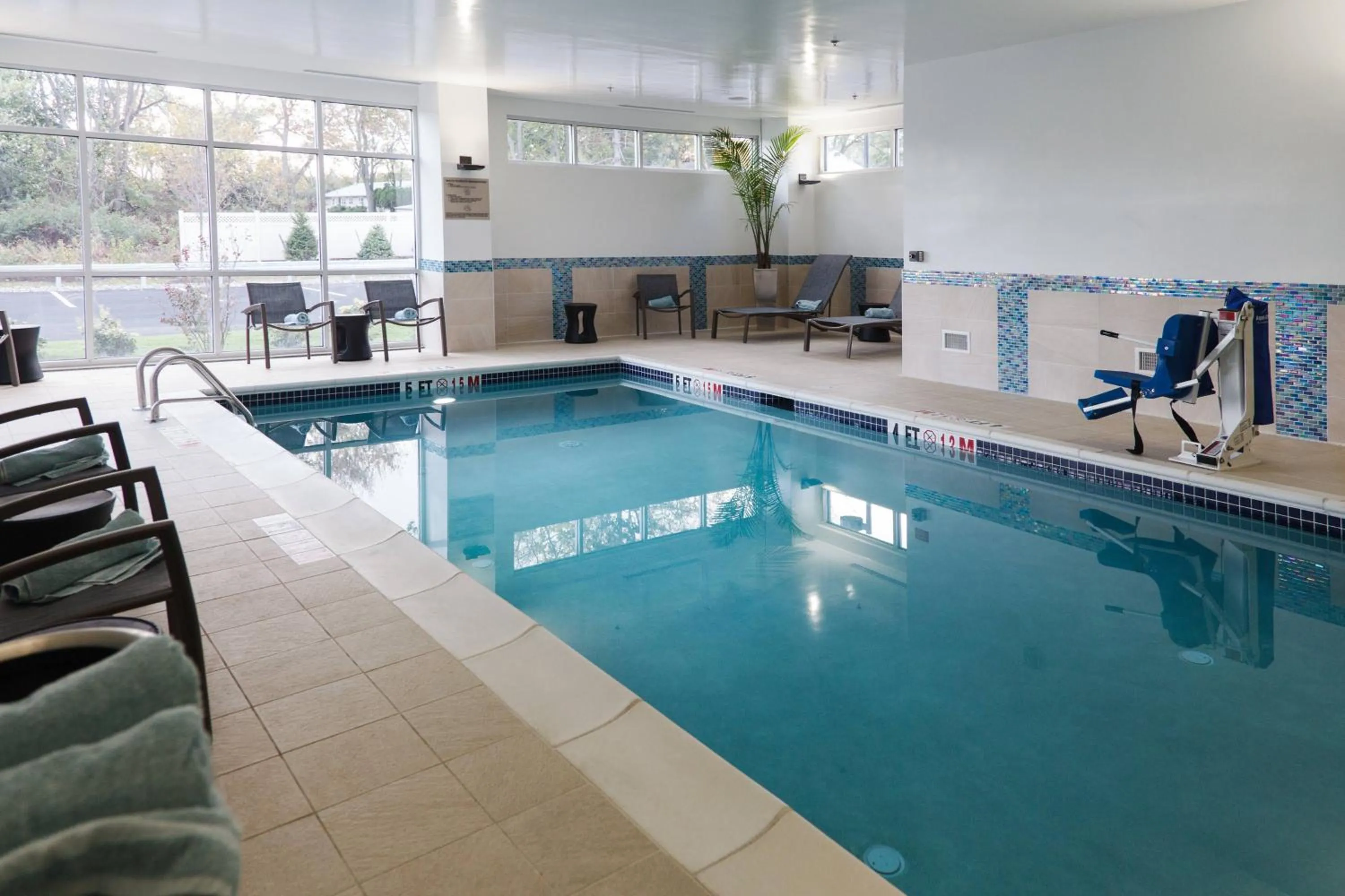 Swimming pool in SpringHill Suites by Marriott Somerset Franklin Township