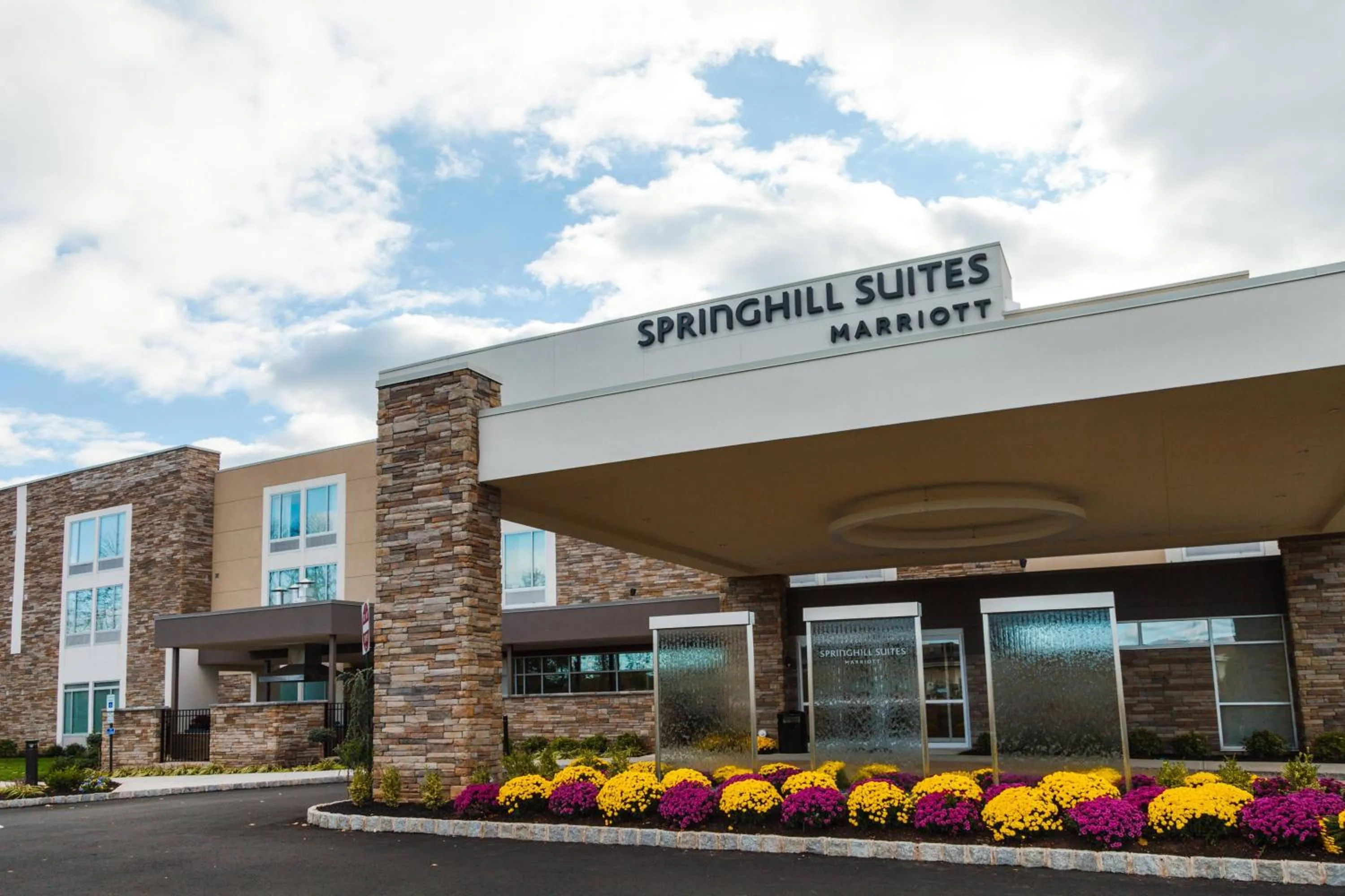 Property building in SpringHill Suites by Marriott Somerset Franklin Township