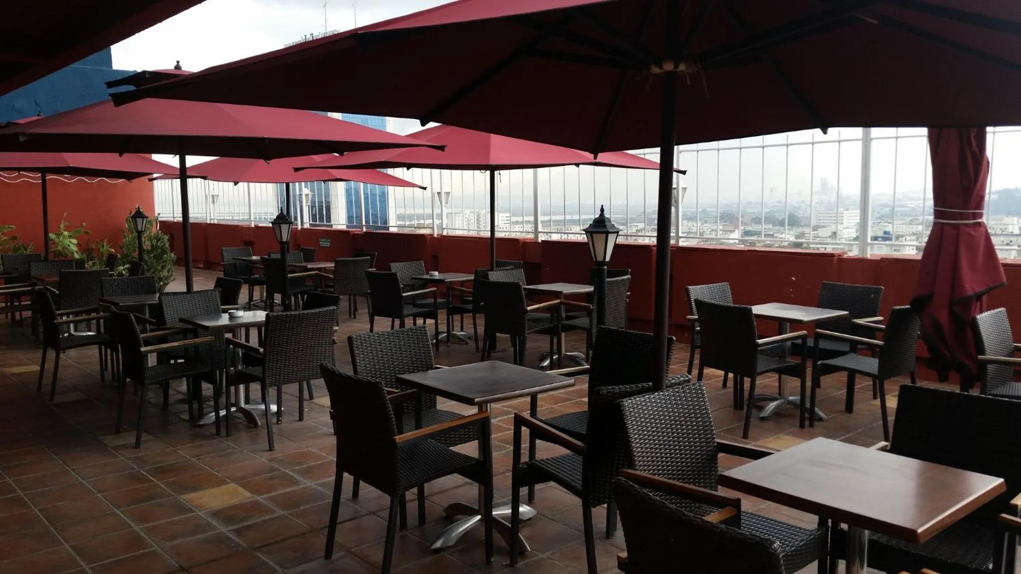 Restaurant/places to eat in El Hana International