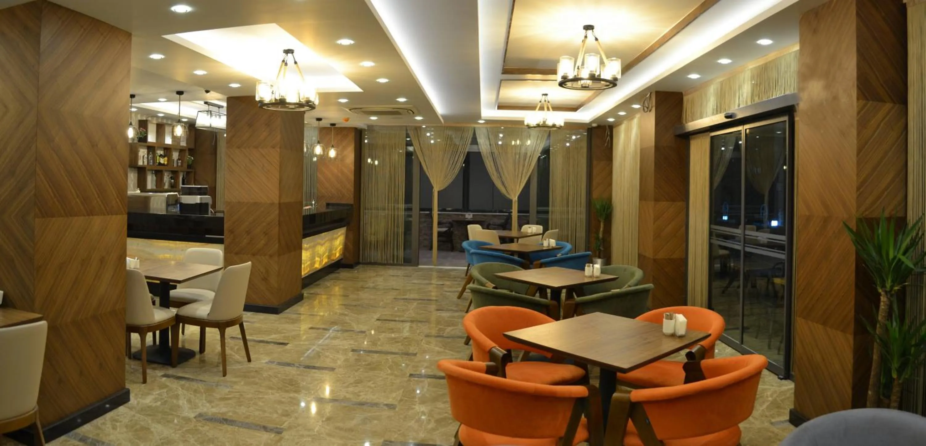 Restaurant/places to eat in Görükle Güler Park Hotel