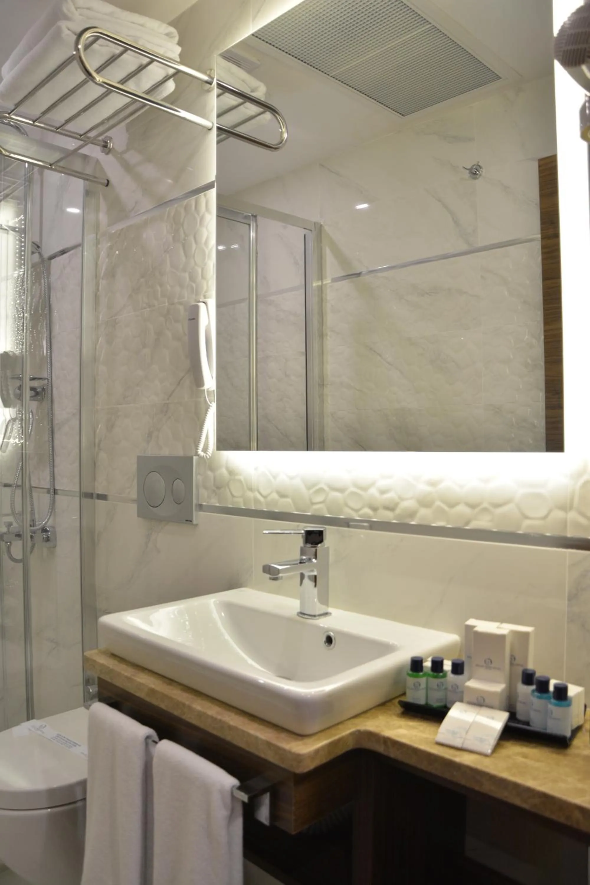 Shower in Görükle Güler Park Hotel