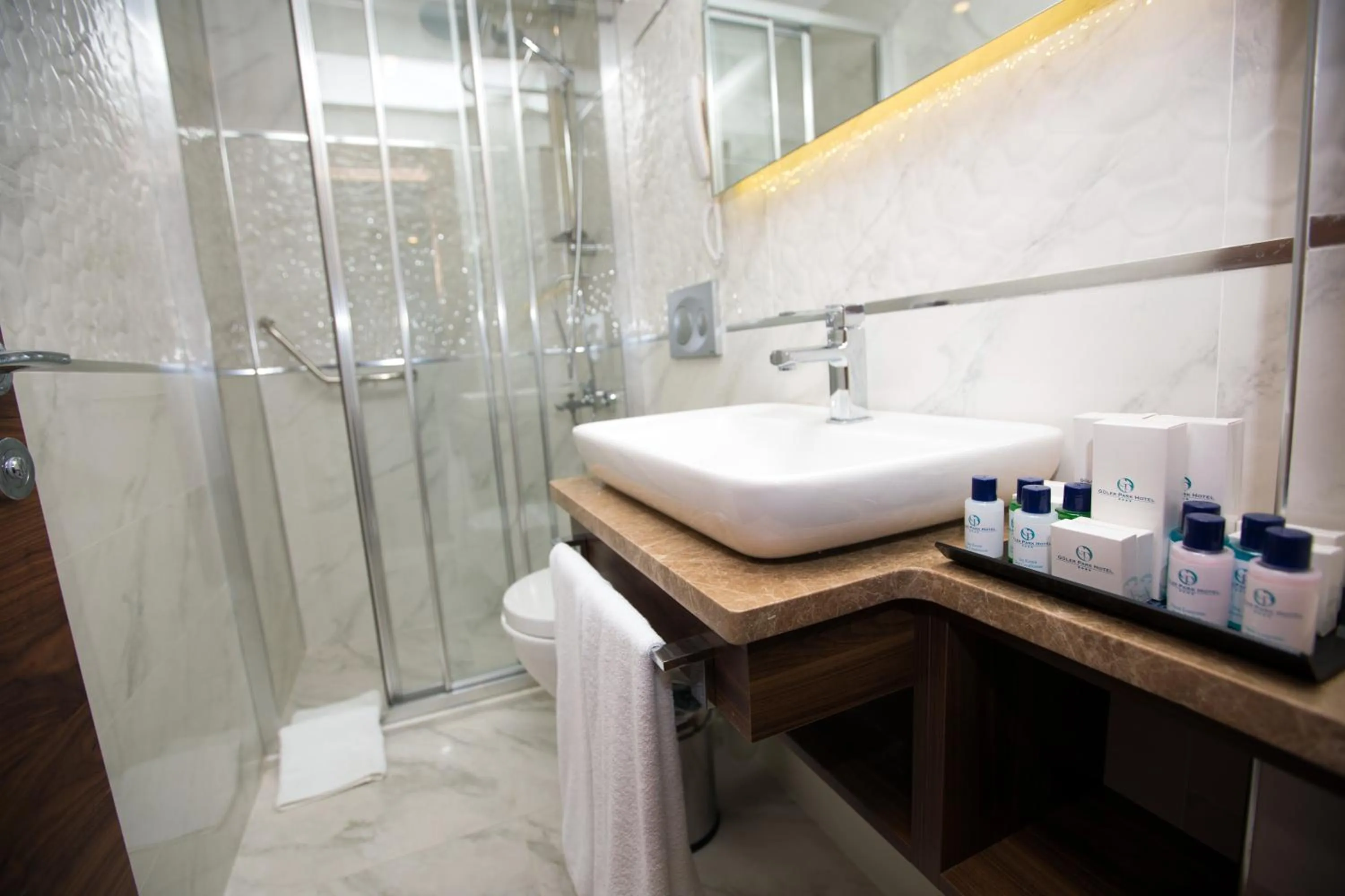 Shower in Görükle Güler Park Hotel