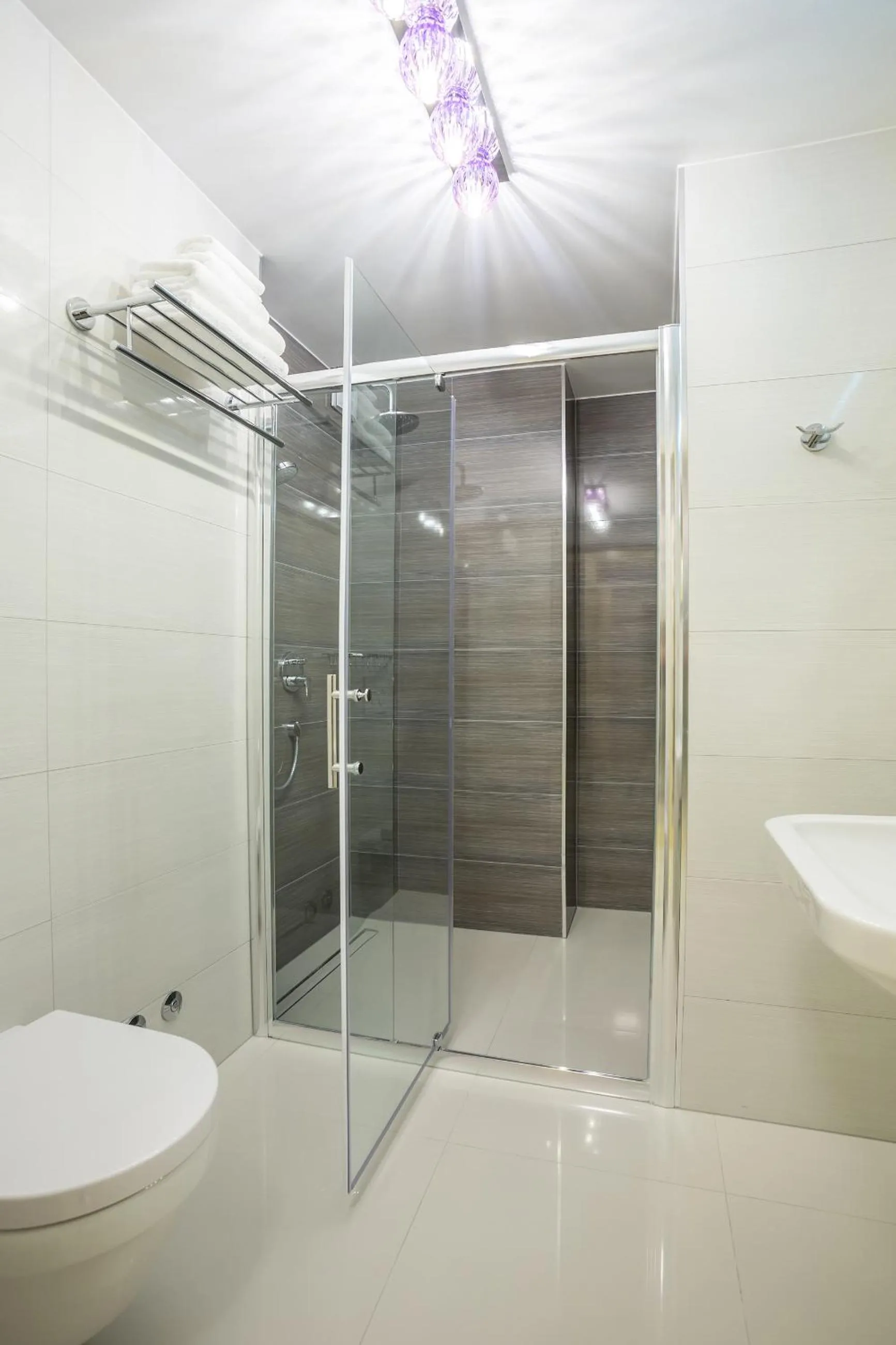 Shower in Guest House Benedict