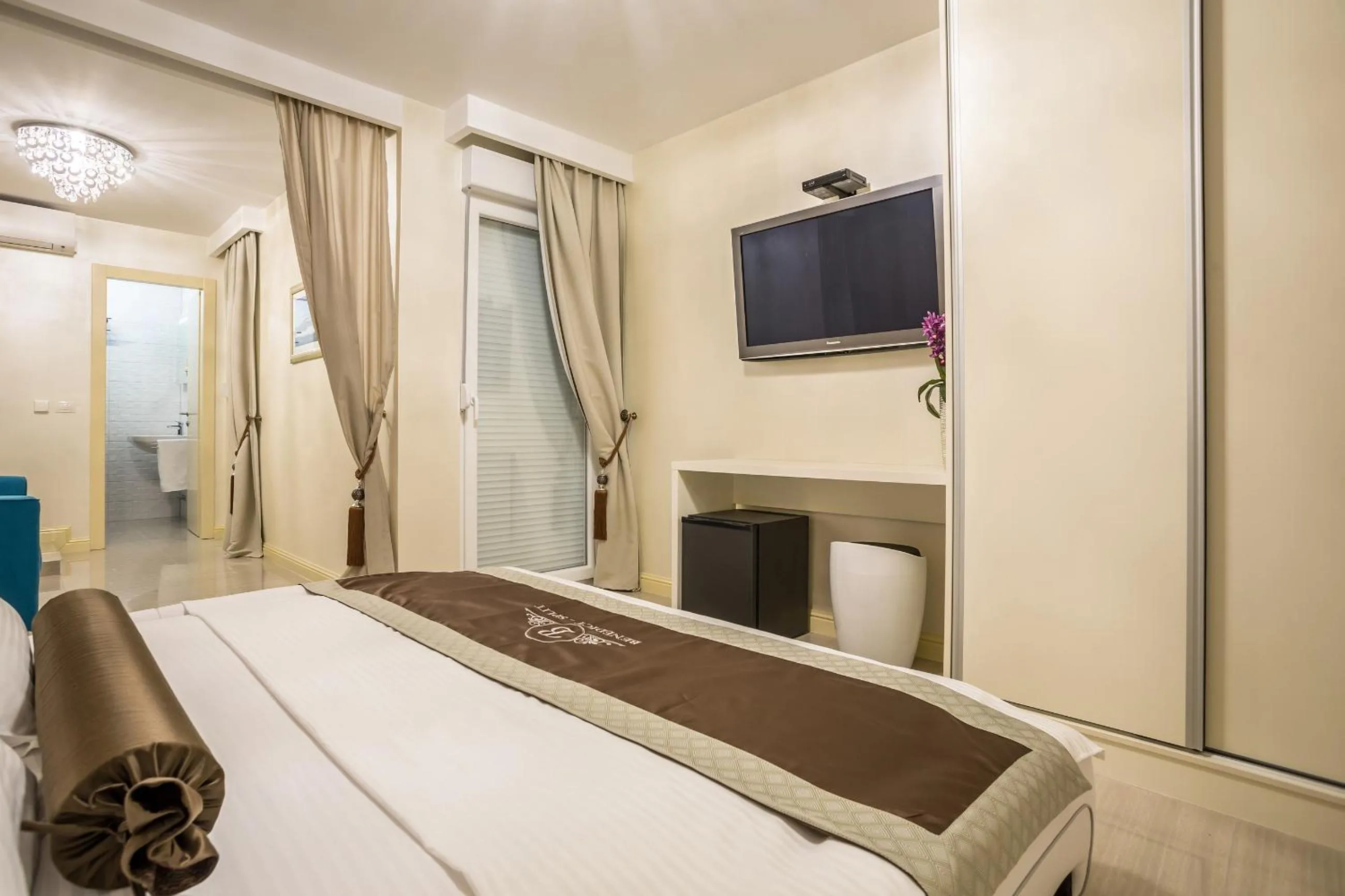 Bathroom, Bed in Guest House Benedict
