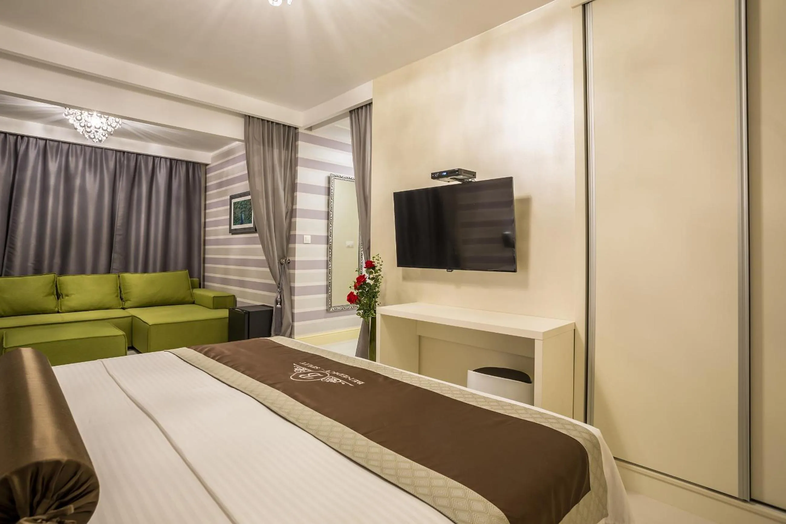 TV and multimedia, Bed in Guest House Benedict