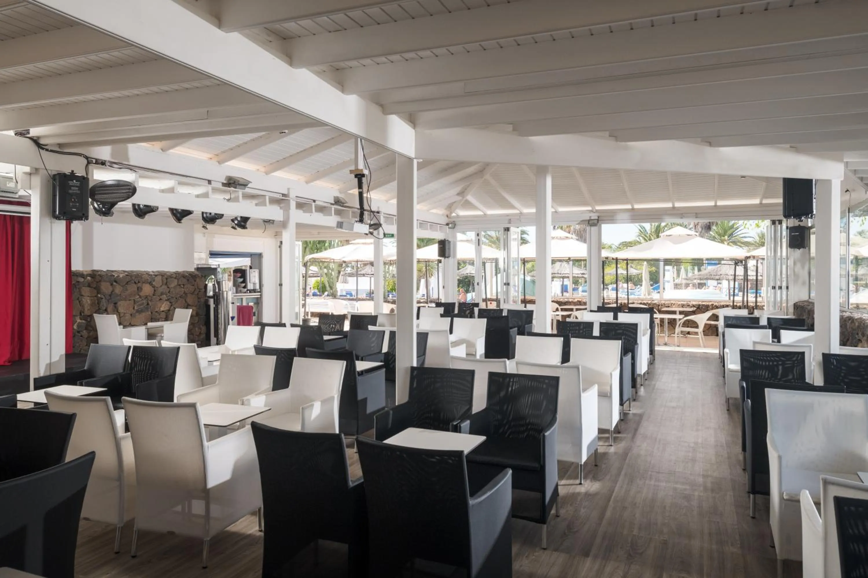 Lounge or bar in Sandos Atlantic Gardens