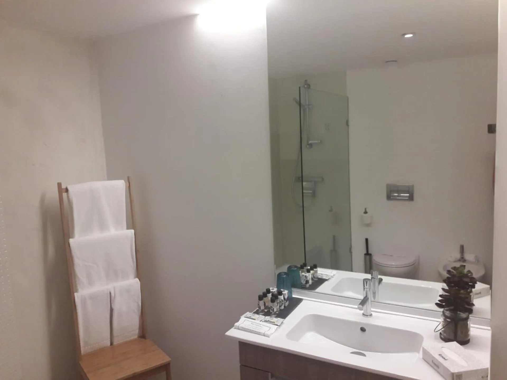 Photo of the whole room in Alma Moura Residences