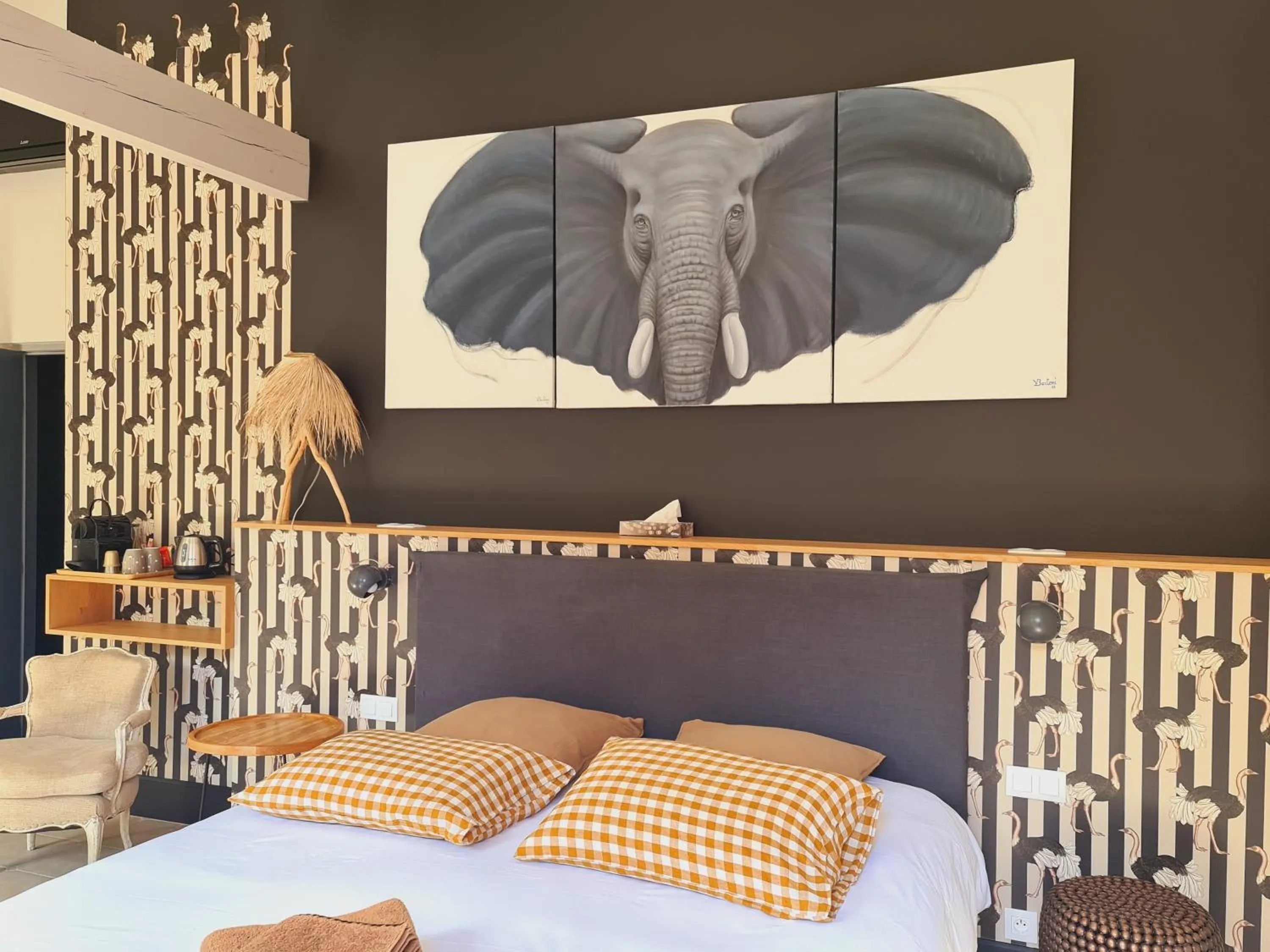 Bed in La Magnanerie de l'Isle B&B