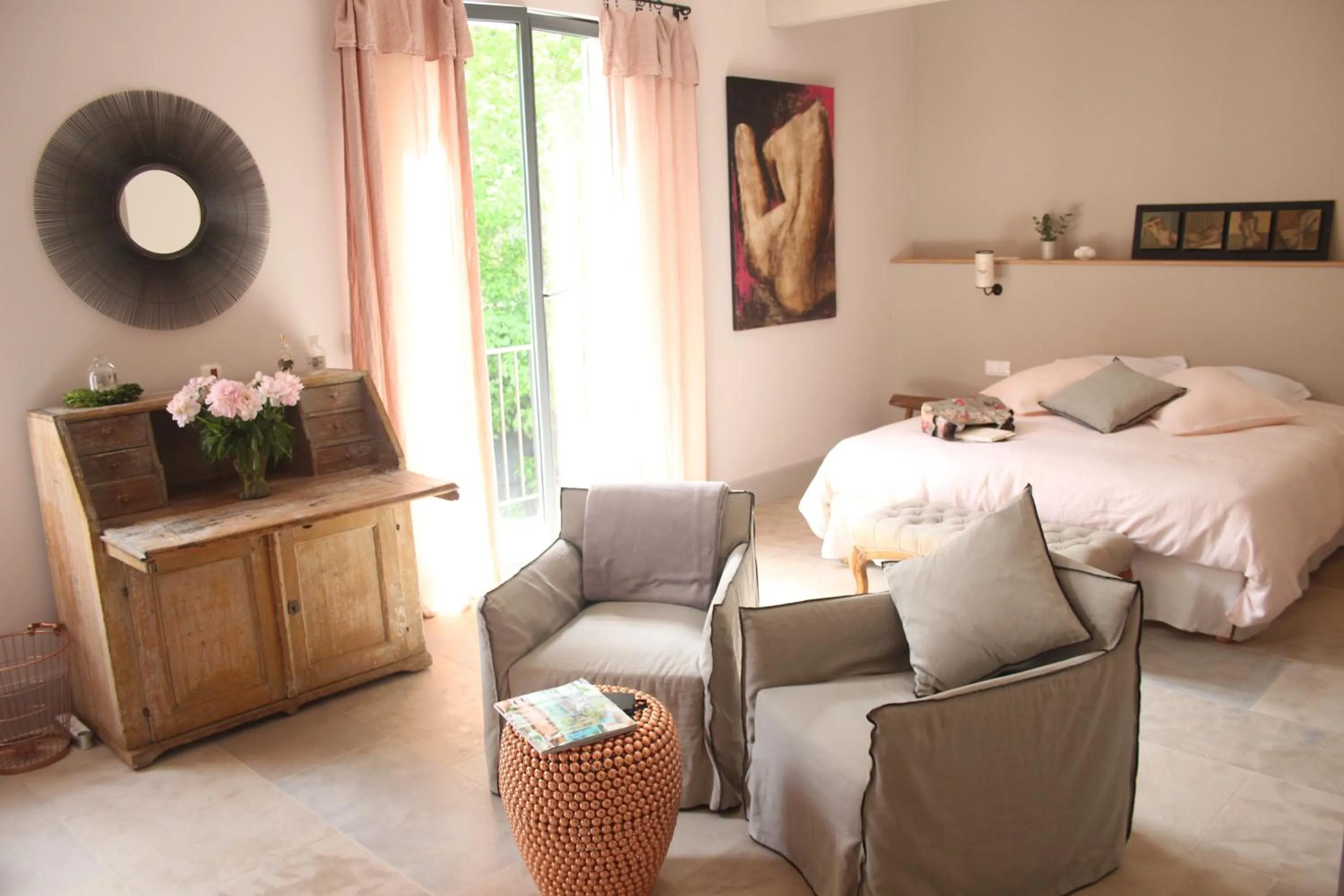 Photo of the whole room, Bed in La Magnanerie de l'Isle B&B