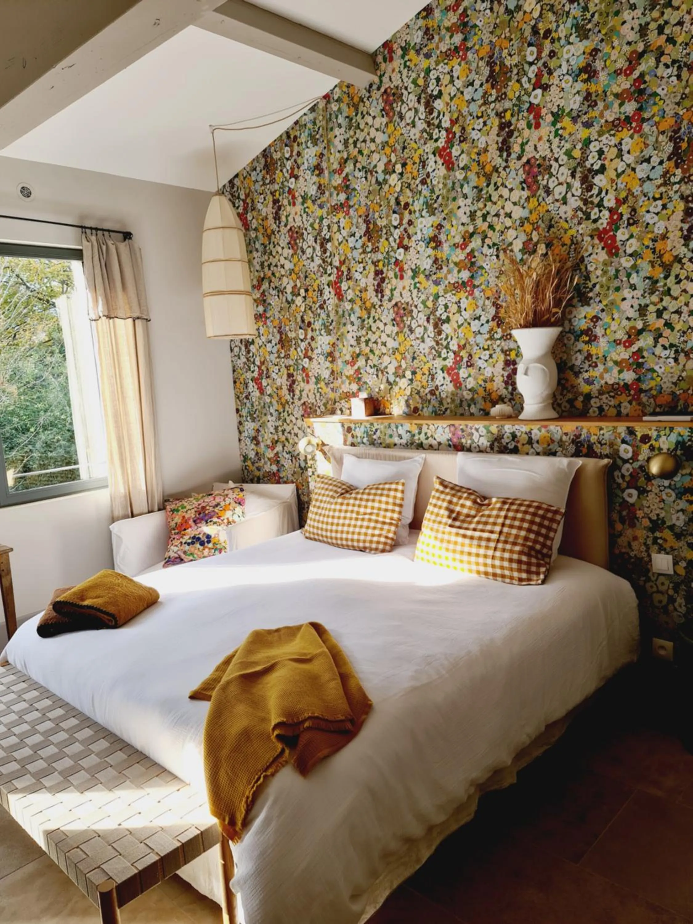 Bed in La Magnanerie de l'Isle B&B