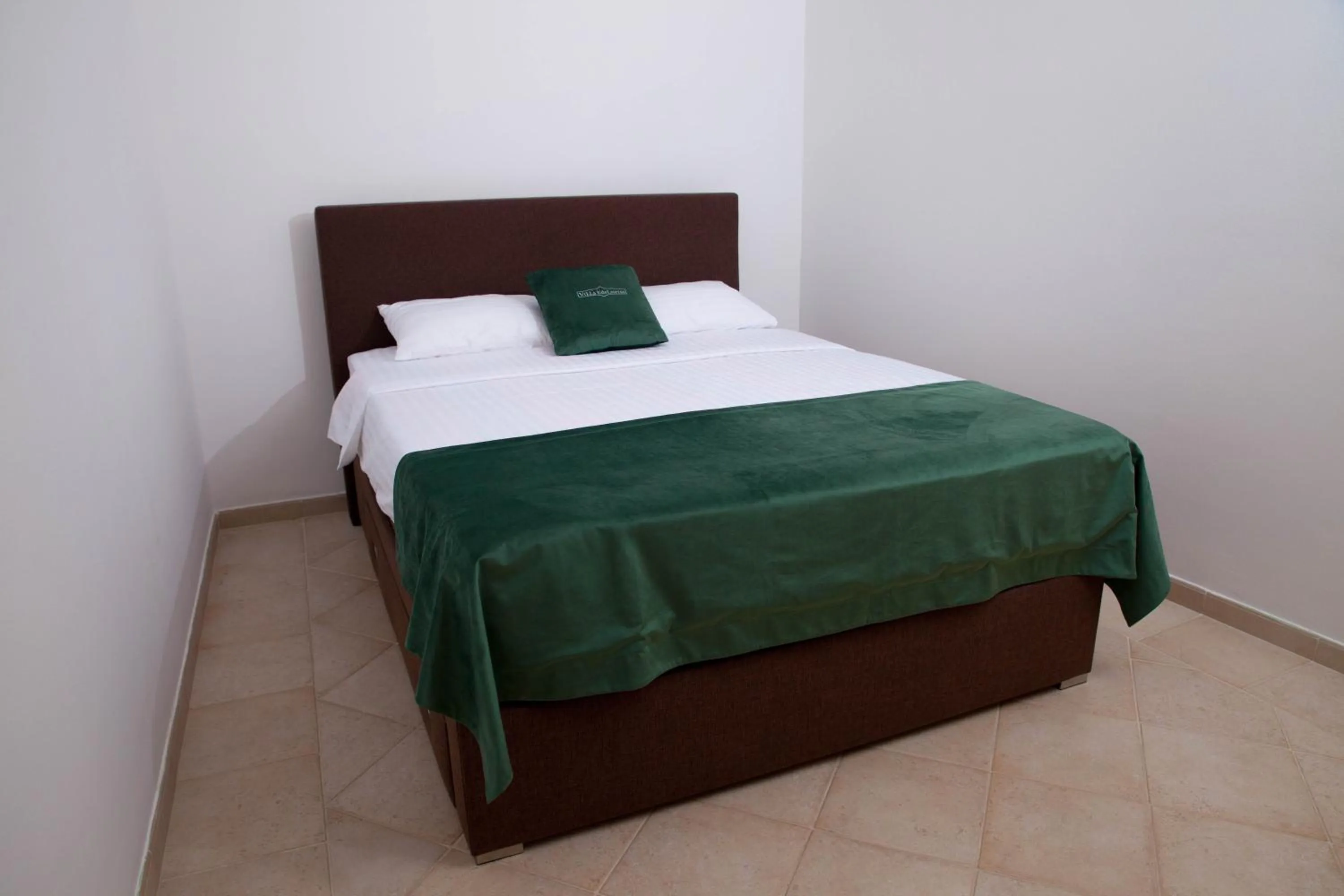 Bedroom, Bed in Villa Edelweiss