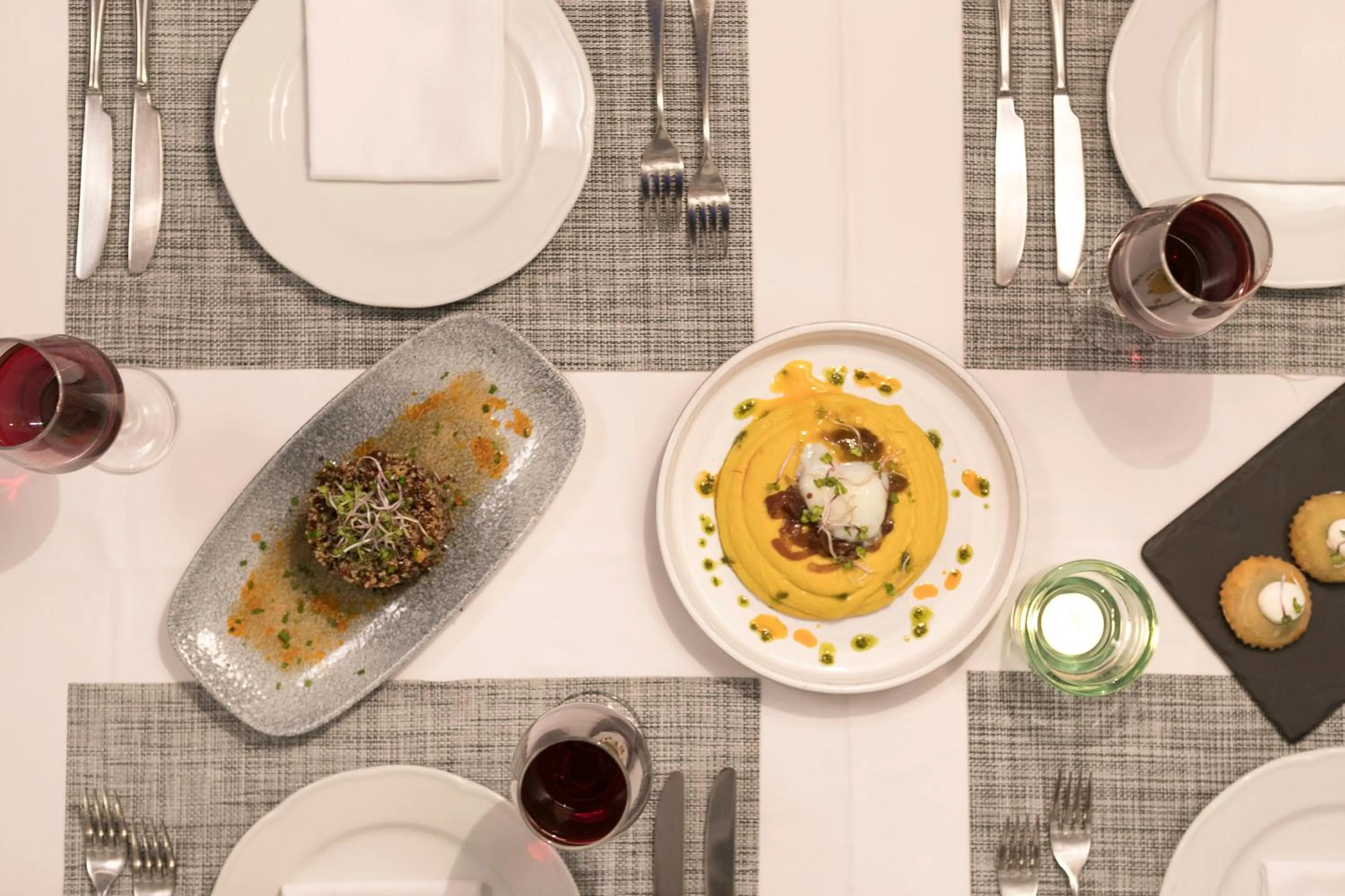 Restaurant/places to eat in Mandraki Village Boutique Hotel