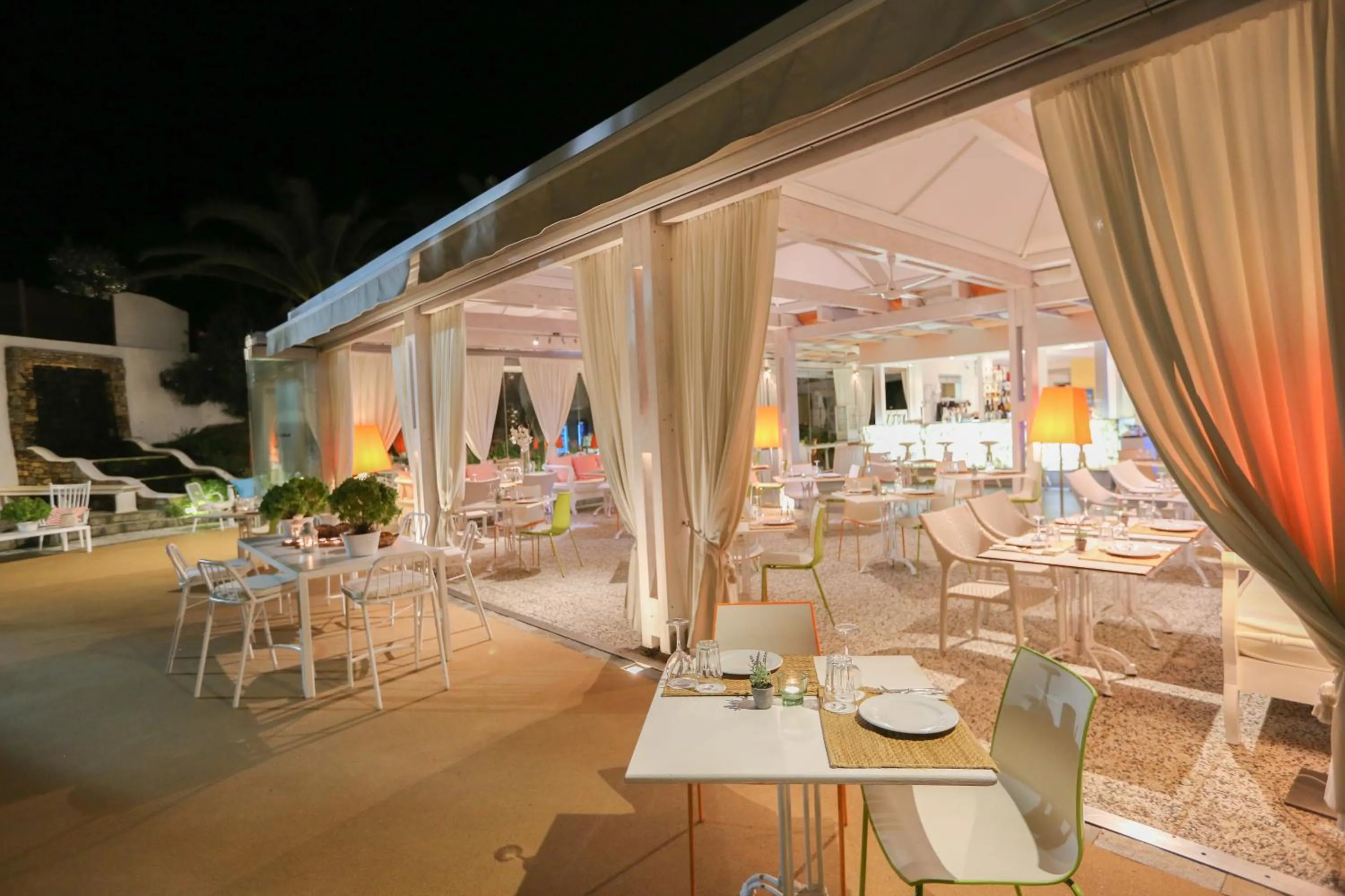 Restaurant/places to eat in Mandraki Village Boutique Hotel