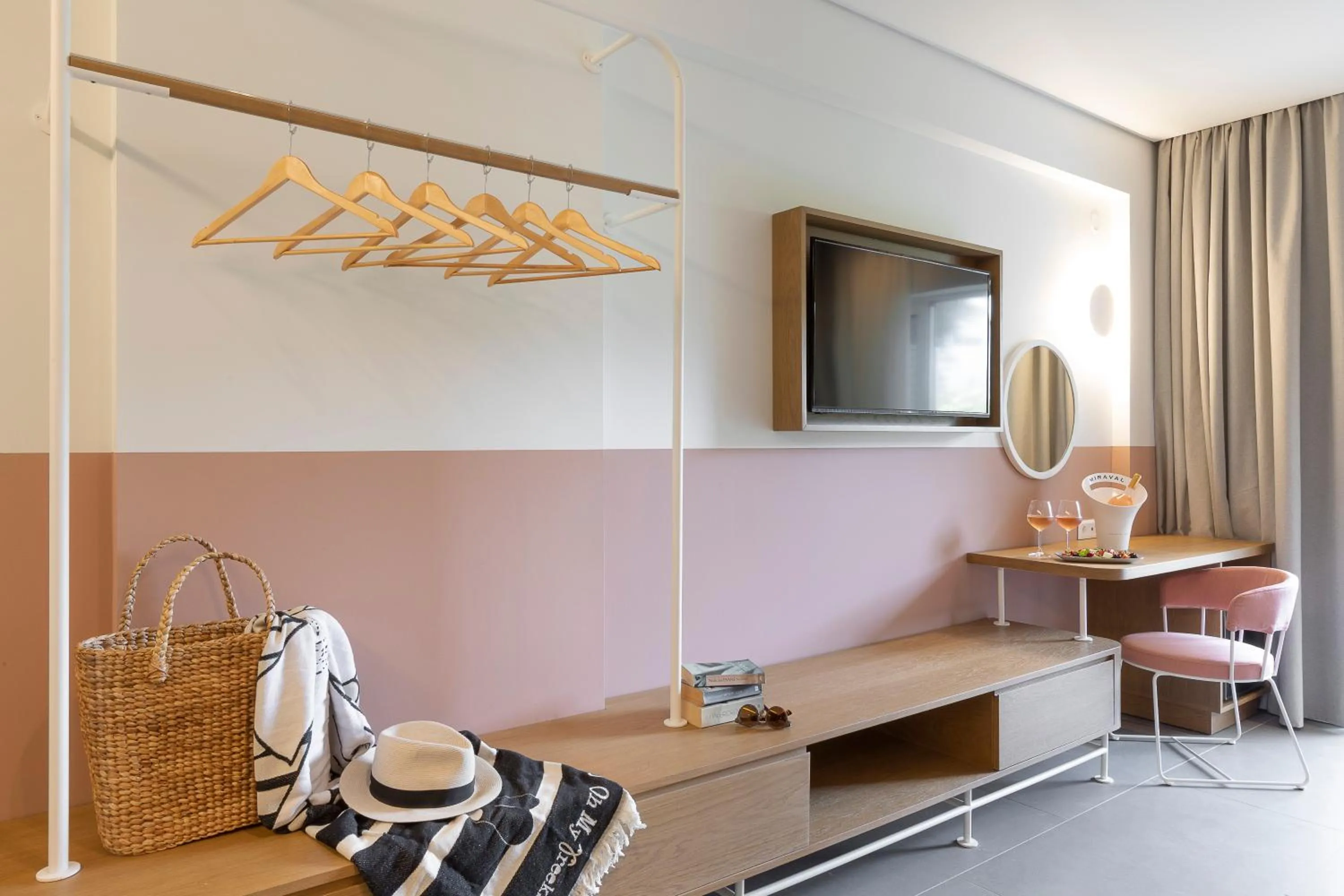 TV and multimedia in Mandraki Village Boutique Hotel