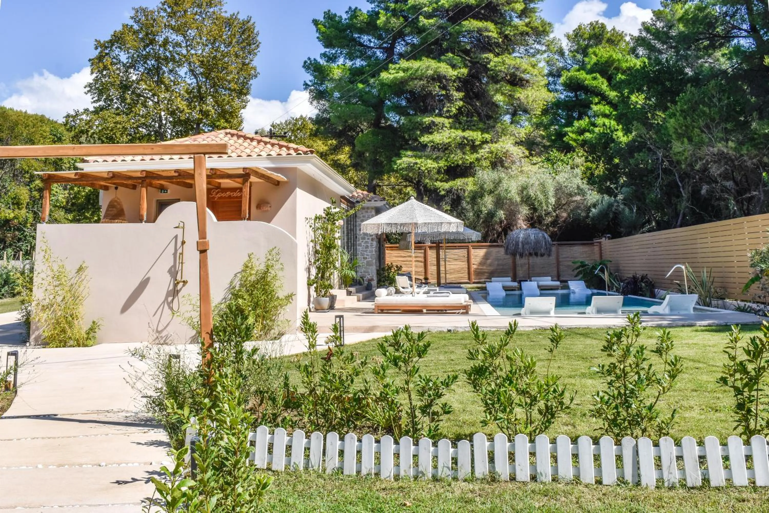 Garden in Mandraki Village Boutique Hotel