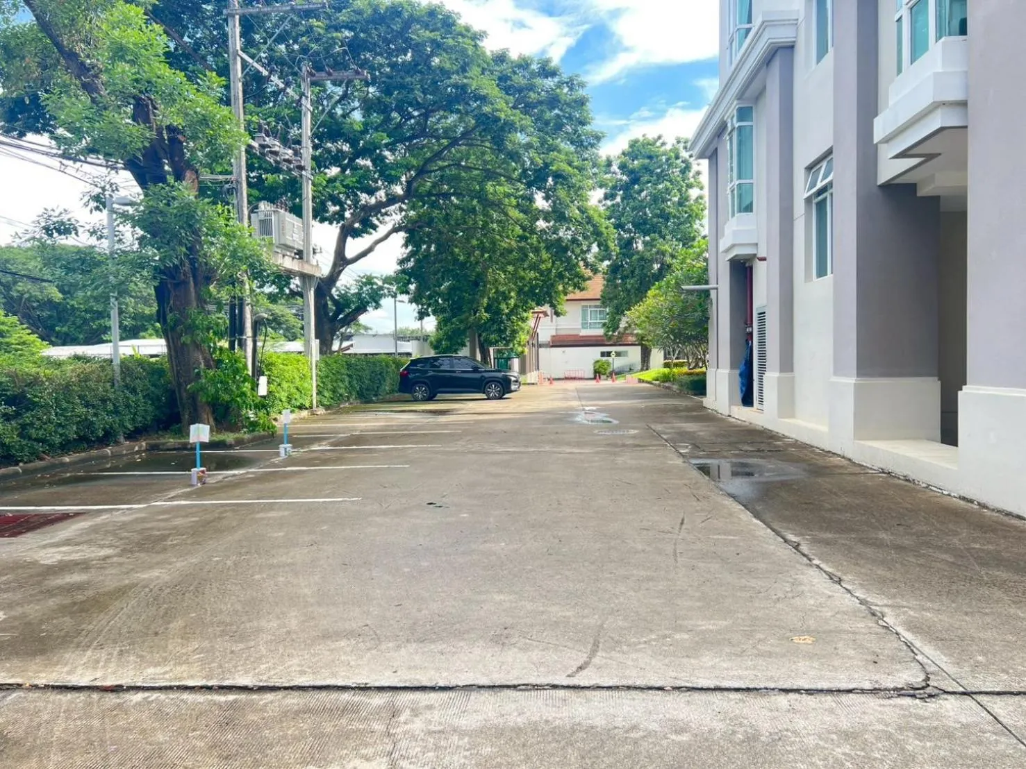 Parking in Harmony Resort Hotel