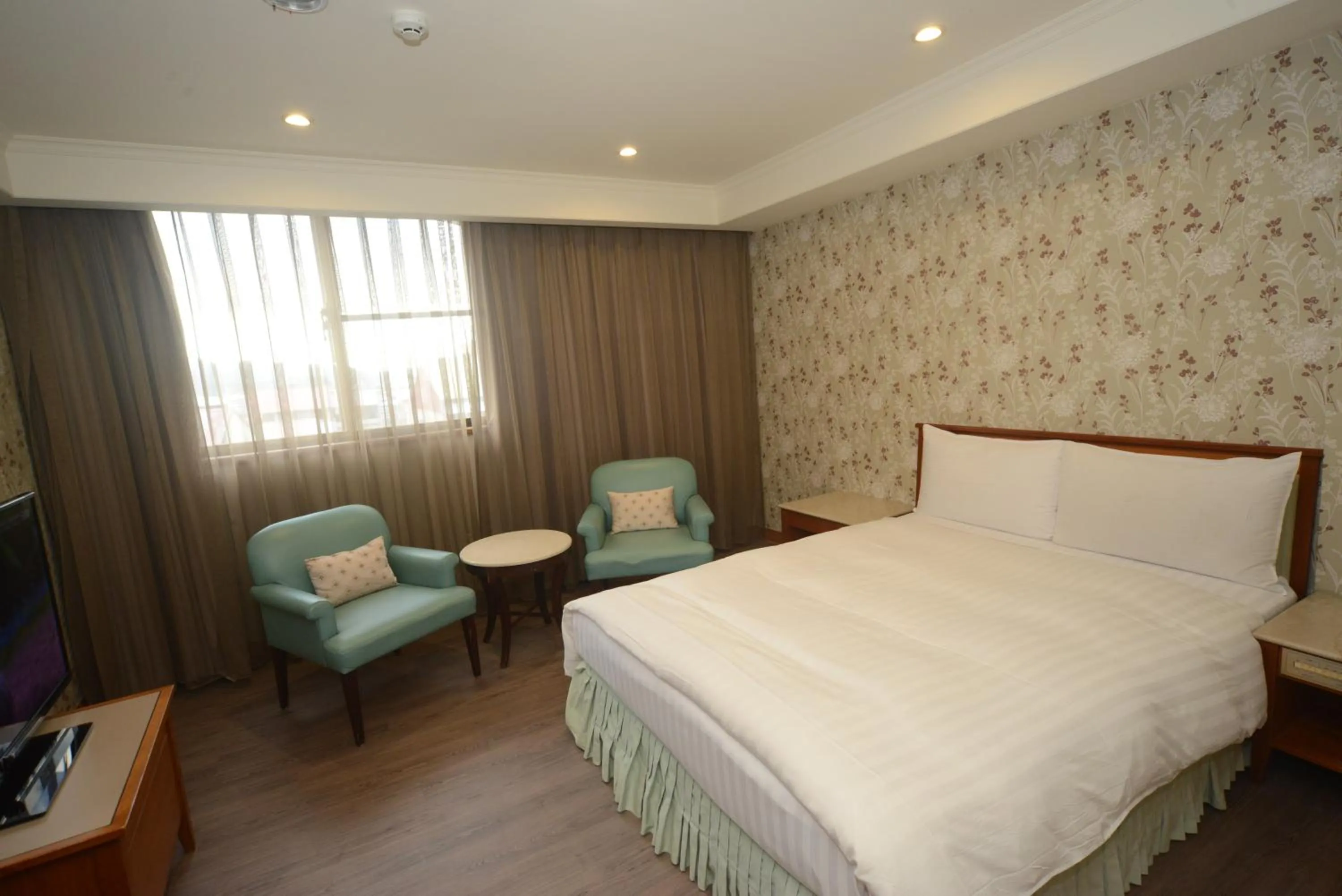 Photo of the whole room, Bed in Apollo Hotel