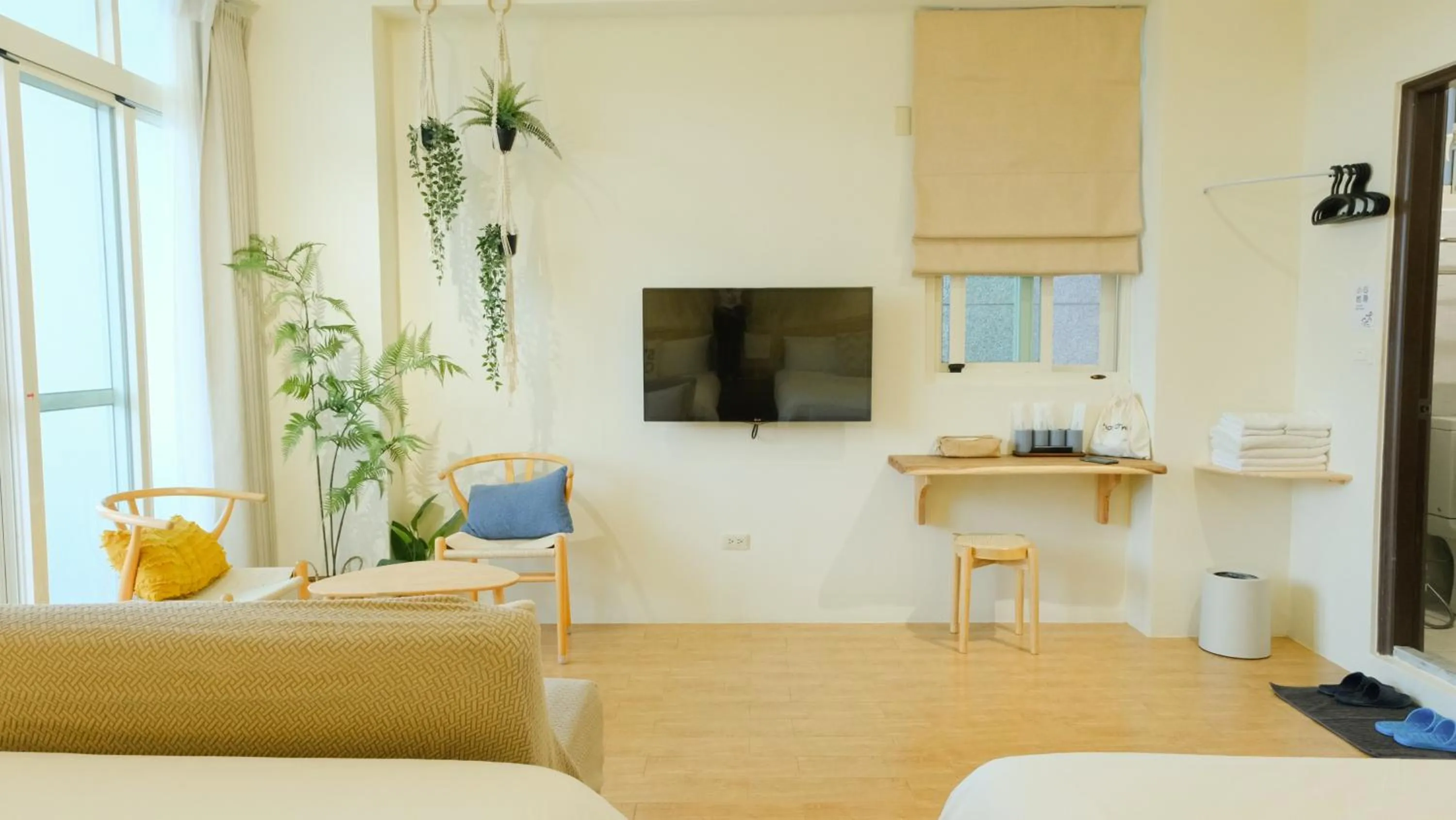 TV and multimedia in Cozy Blue B&B