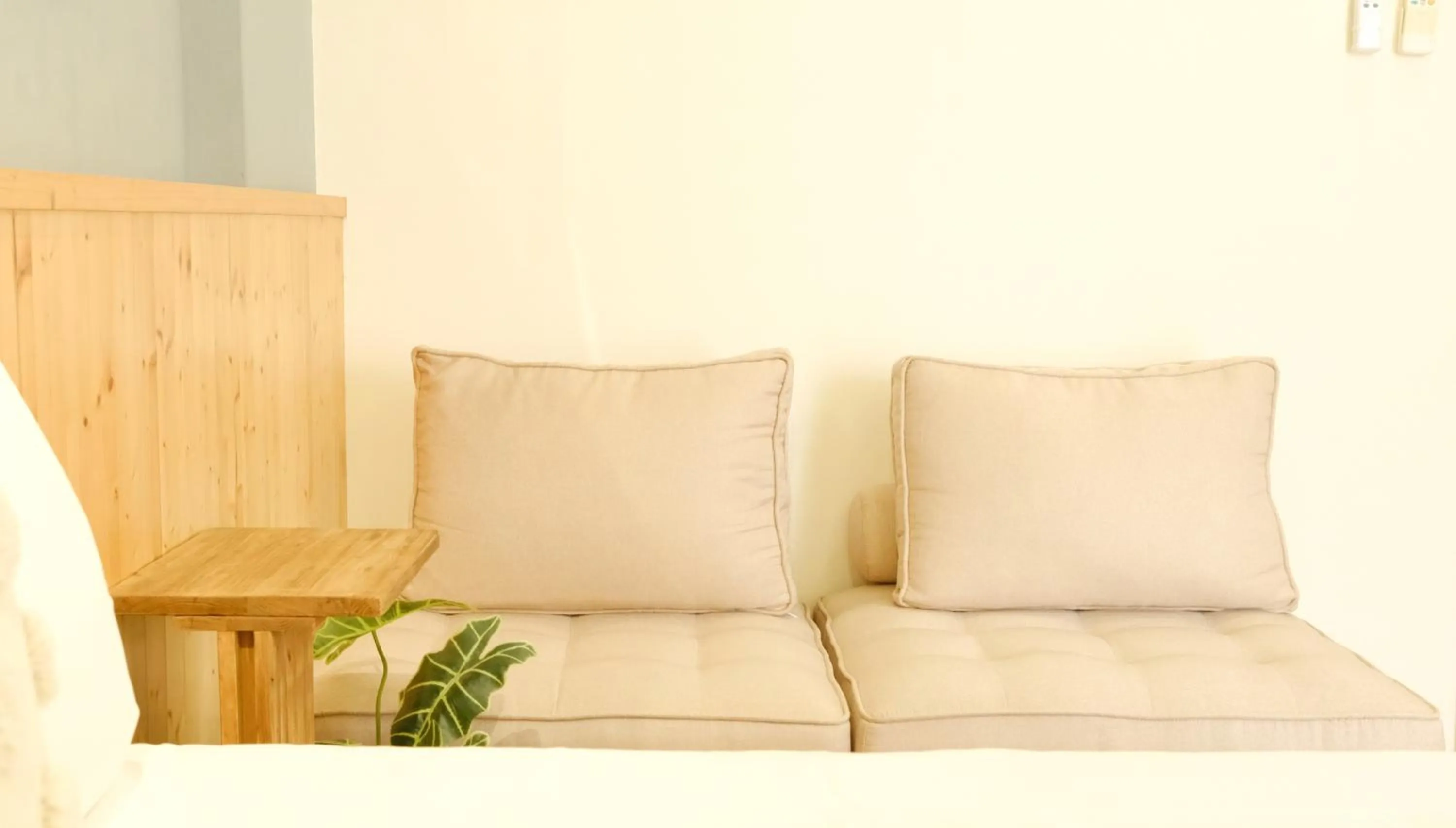 Seating area in Cozy Blue B&B