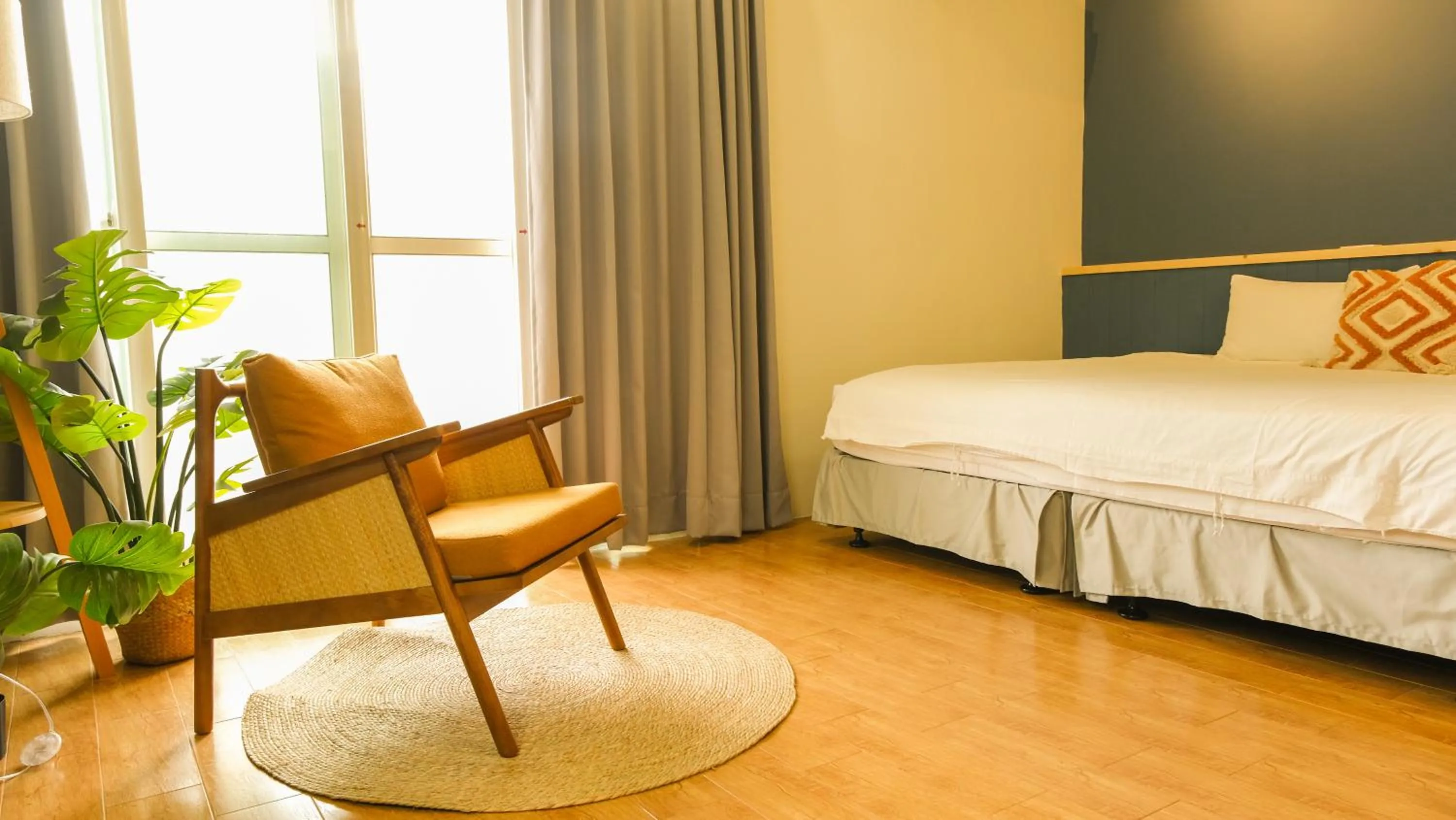 Photo of the whole room, Bed in Cozy Blue B&B