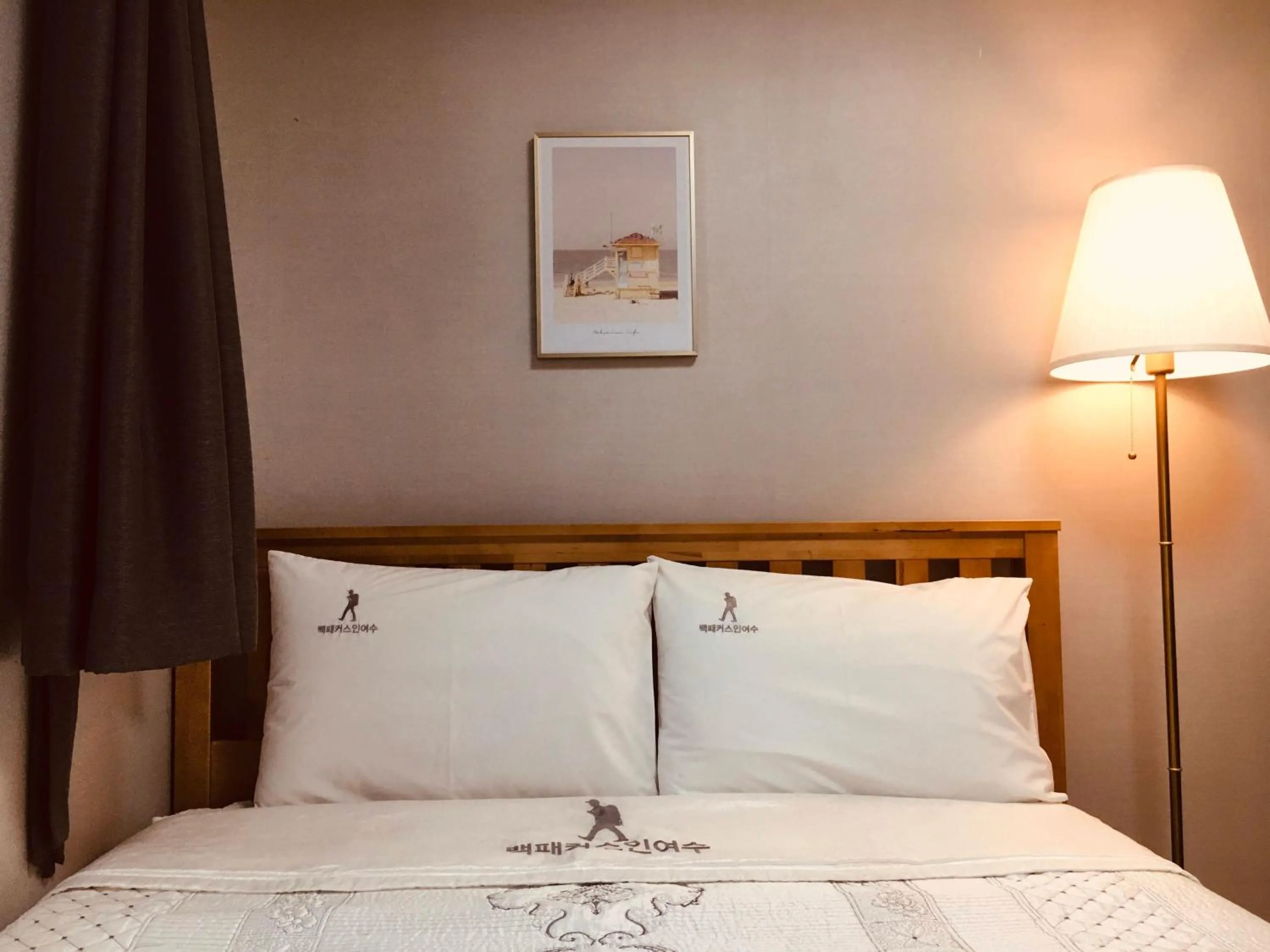 Photo of the whole room, Bed in Backpackers In Yeosu