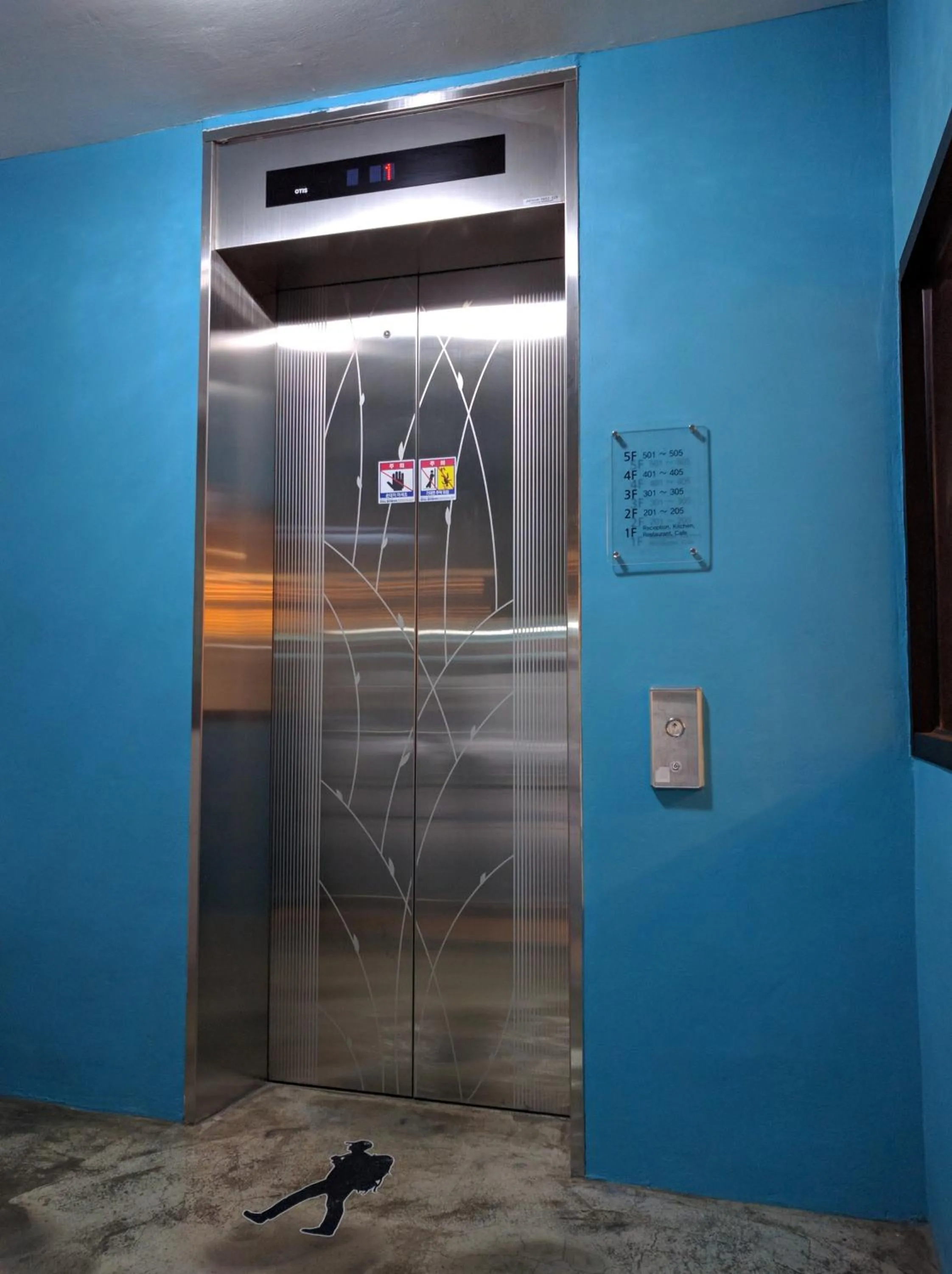 Property building in Backpackers In Yeosu