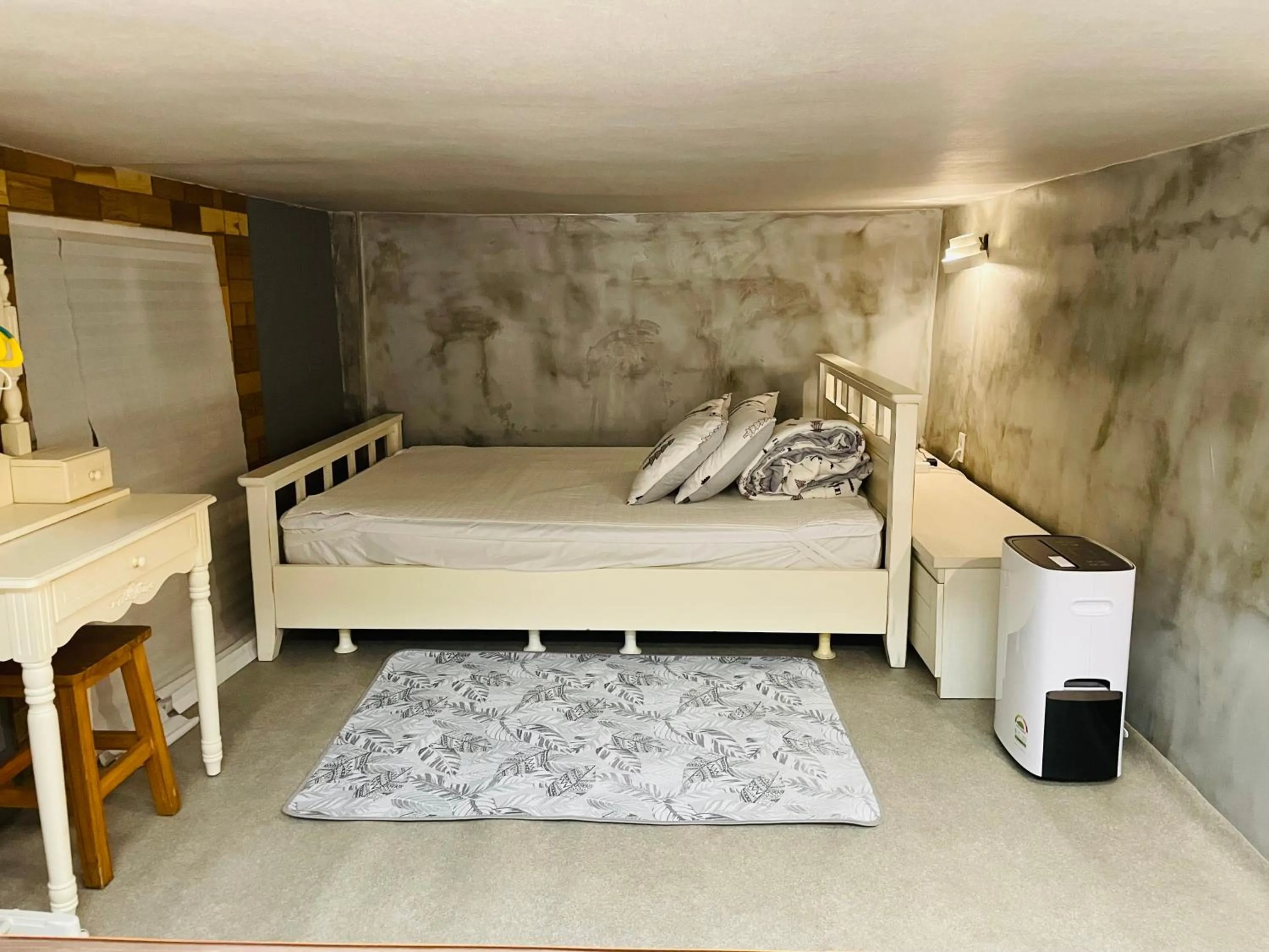 Photo of the whole room, Bed in Backpackers In Yeosu