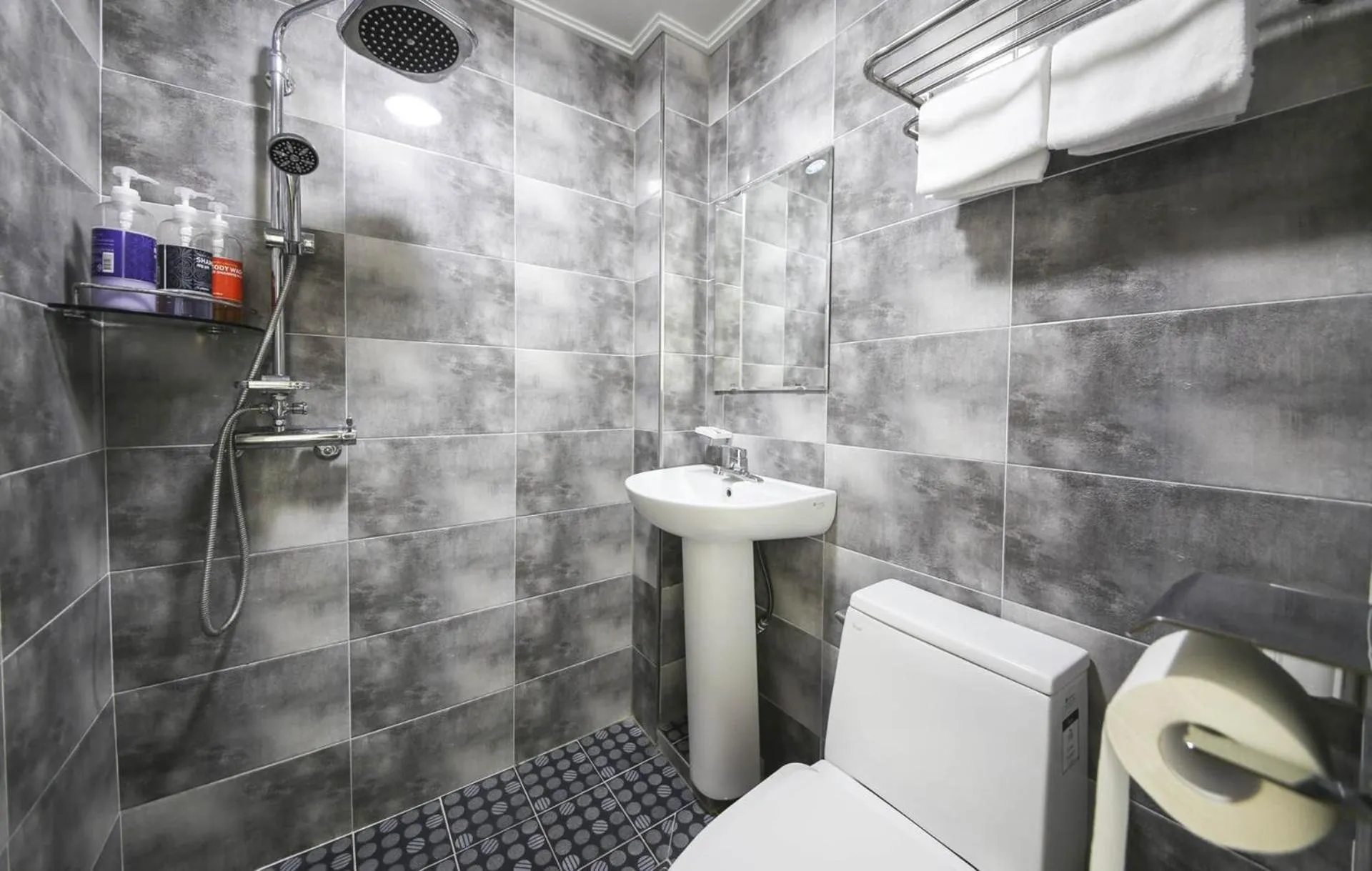 Bathroom in Backpackers In Yeosu