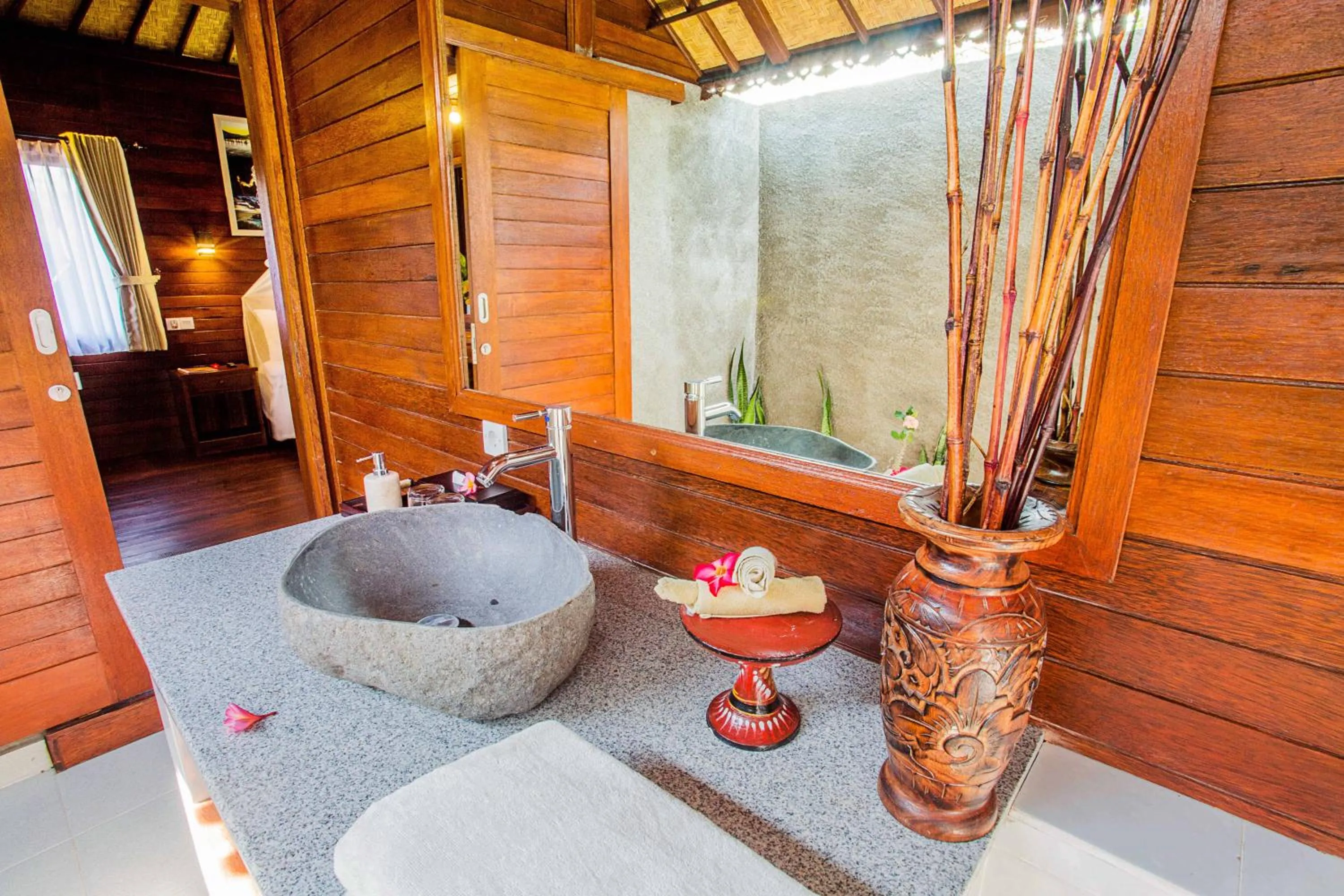 Sunset Garden Nusa Lembongan