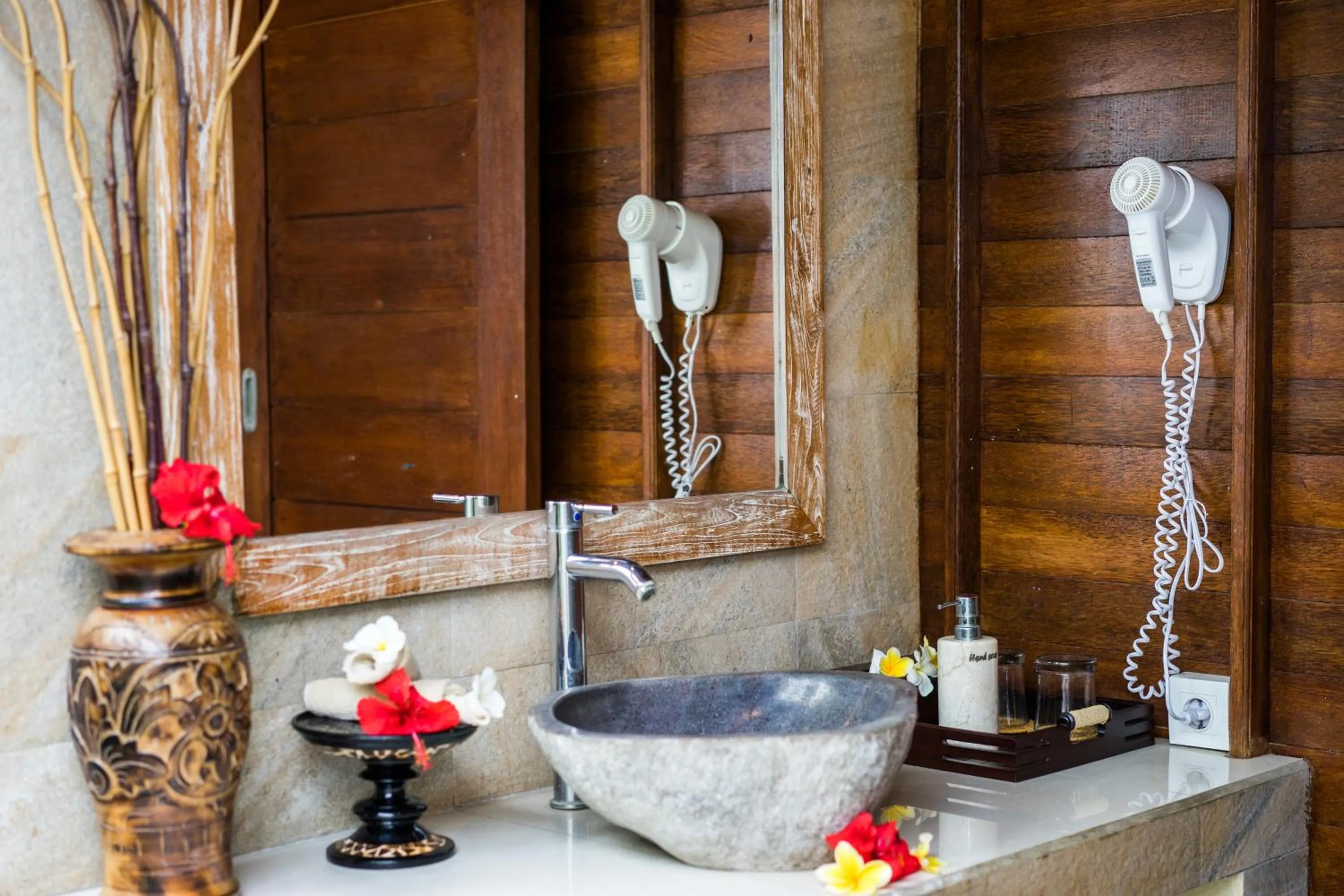 Sunset Garden Nusa Lembongan