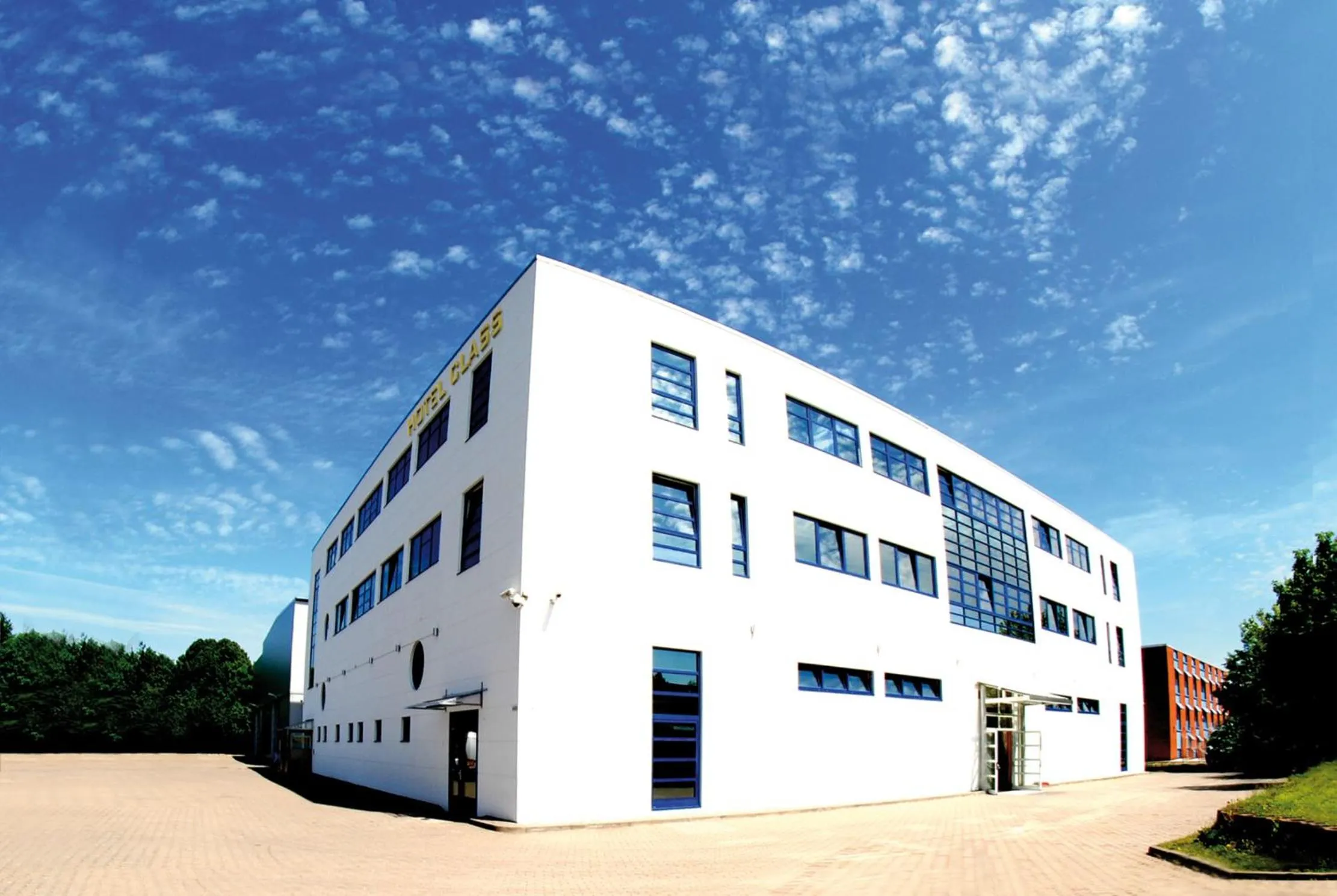 Facade/entrance in Hotel Class