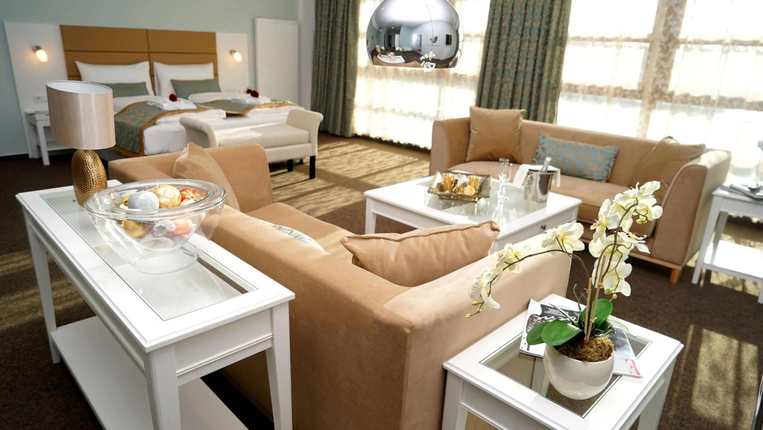 Seating area, Bed in Hotel Class