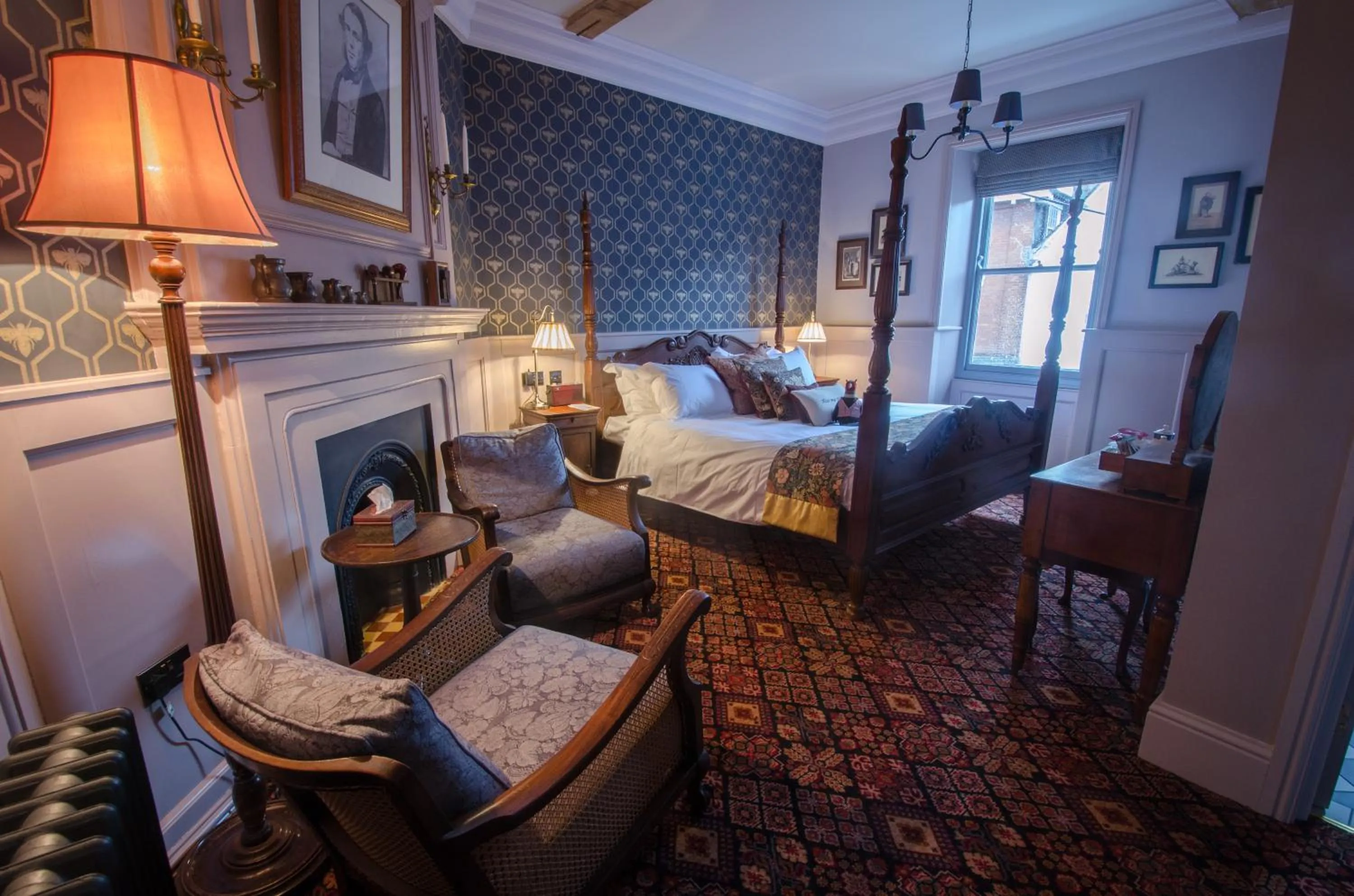 Photo of the whole room, Bed in 1777. At The Albion