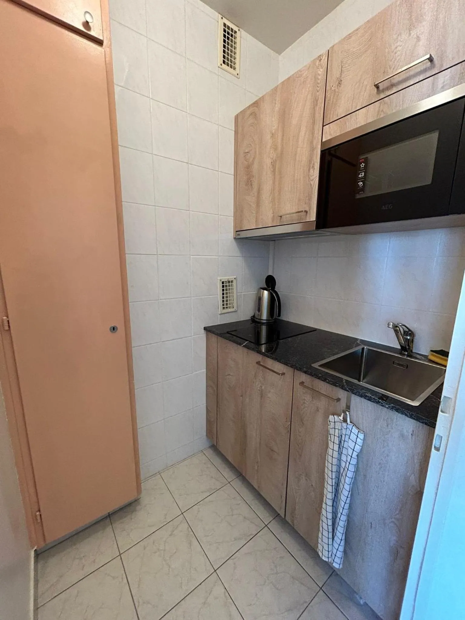 Kitchen or kitchenette in Primadom Aparthotel