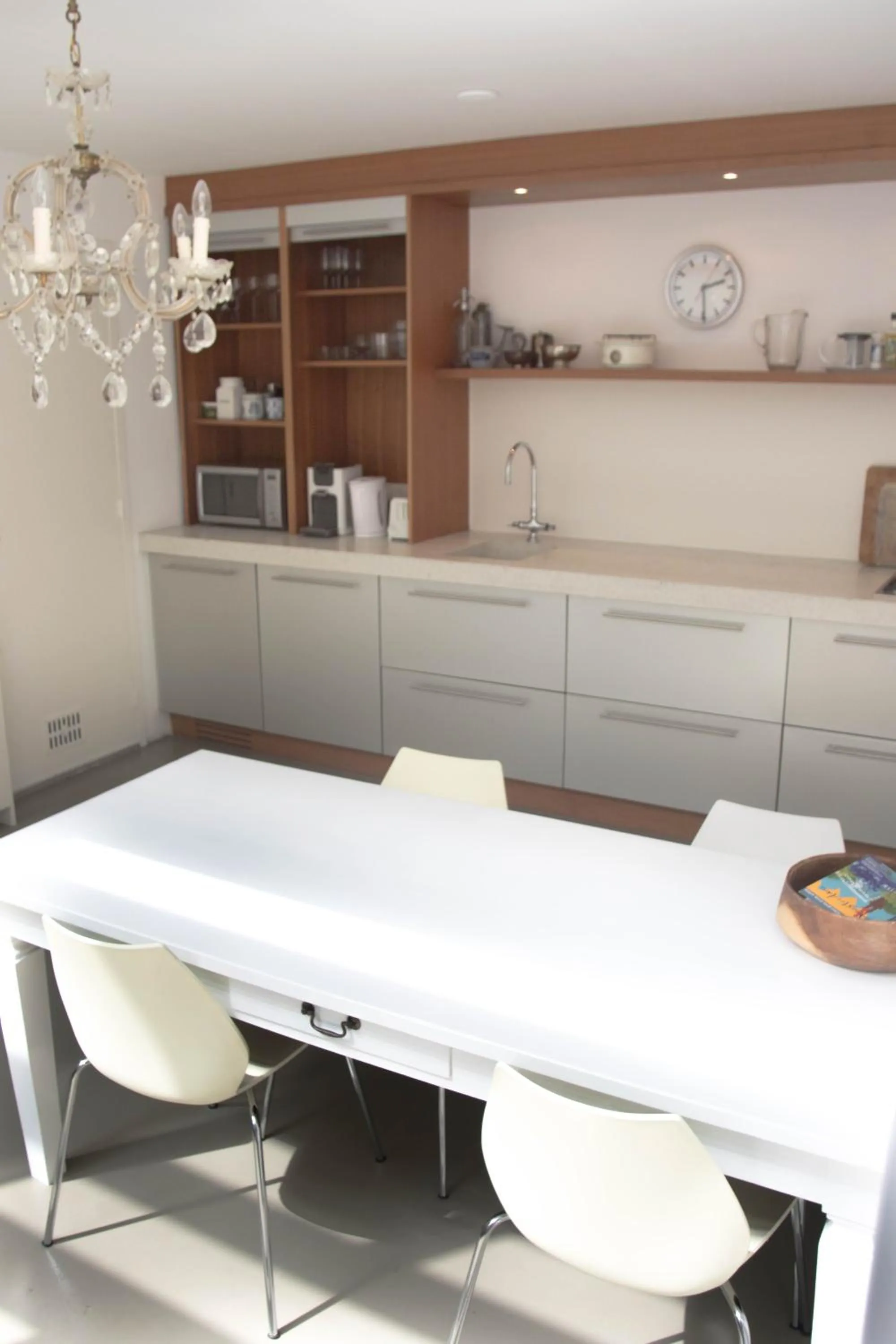 Kitchen or kitchenette in Bed of Roses