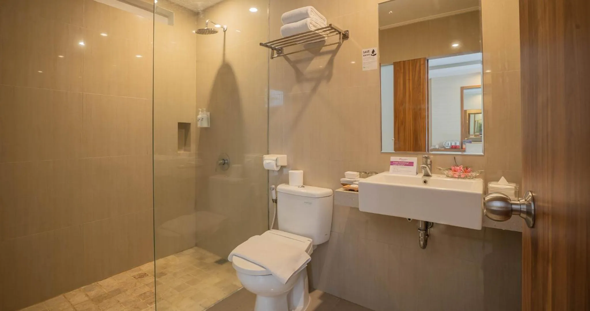 Shower in Swiss-Belinn Seminyak