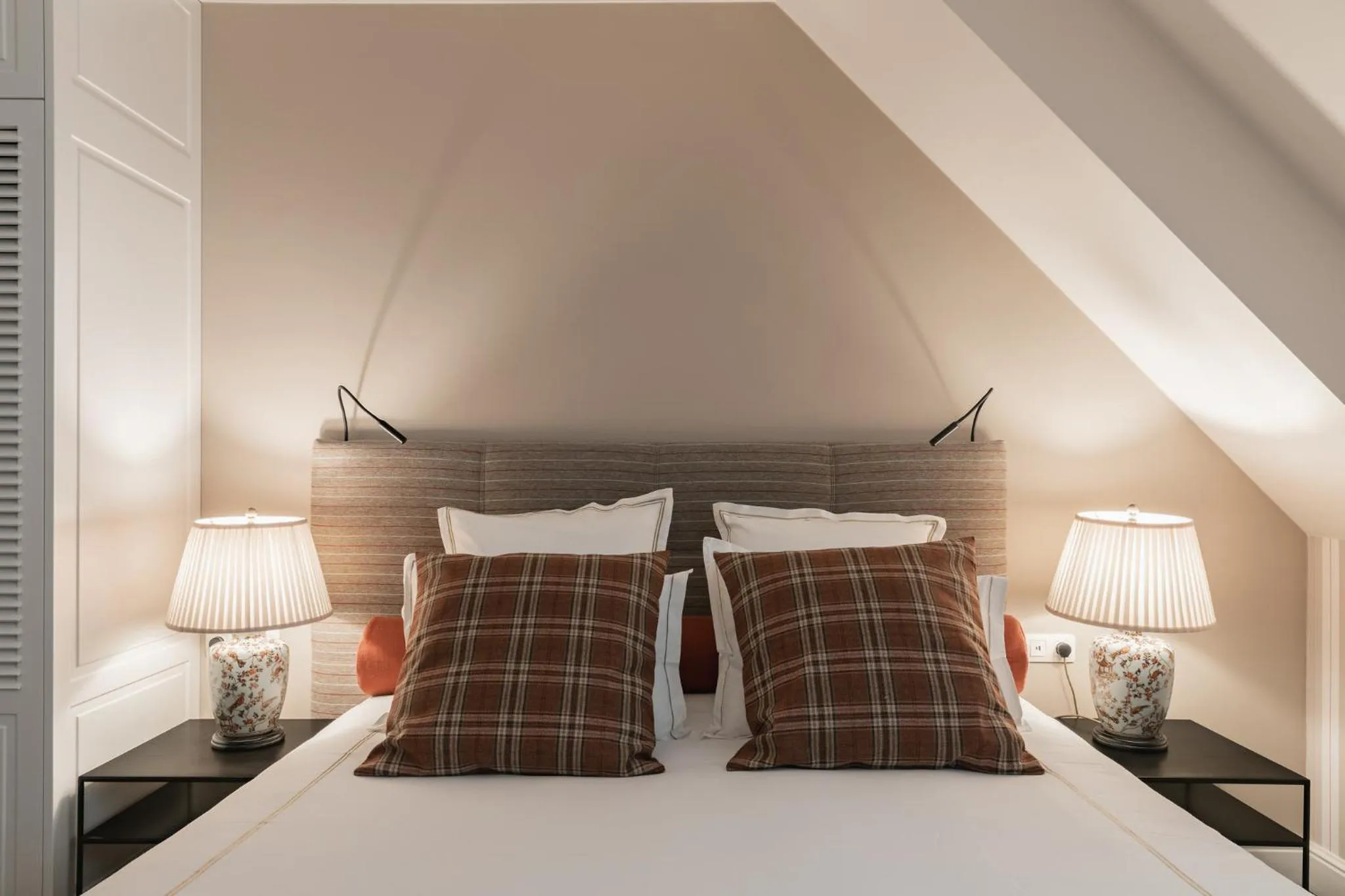 Bed in De Lindenhoeve Boutique Hotel