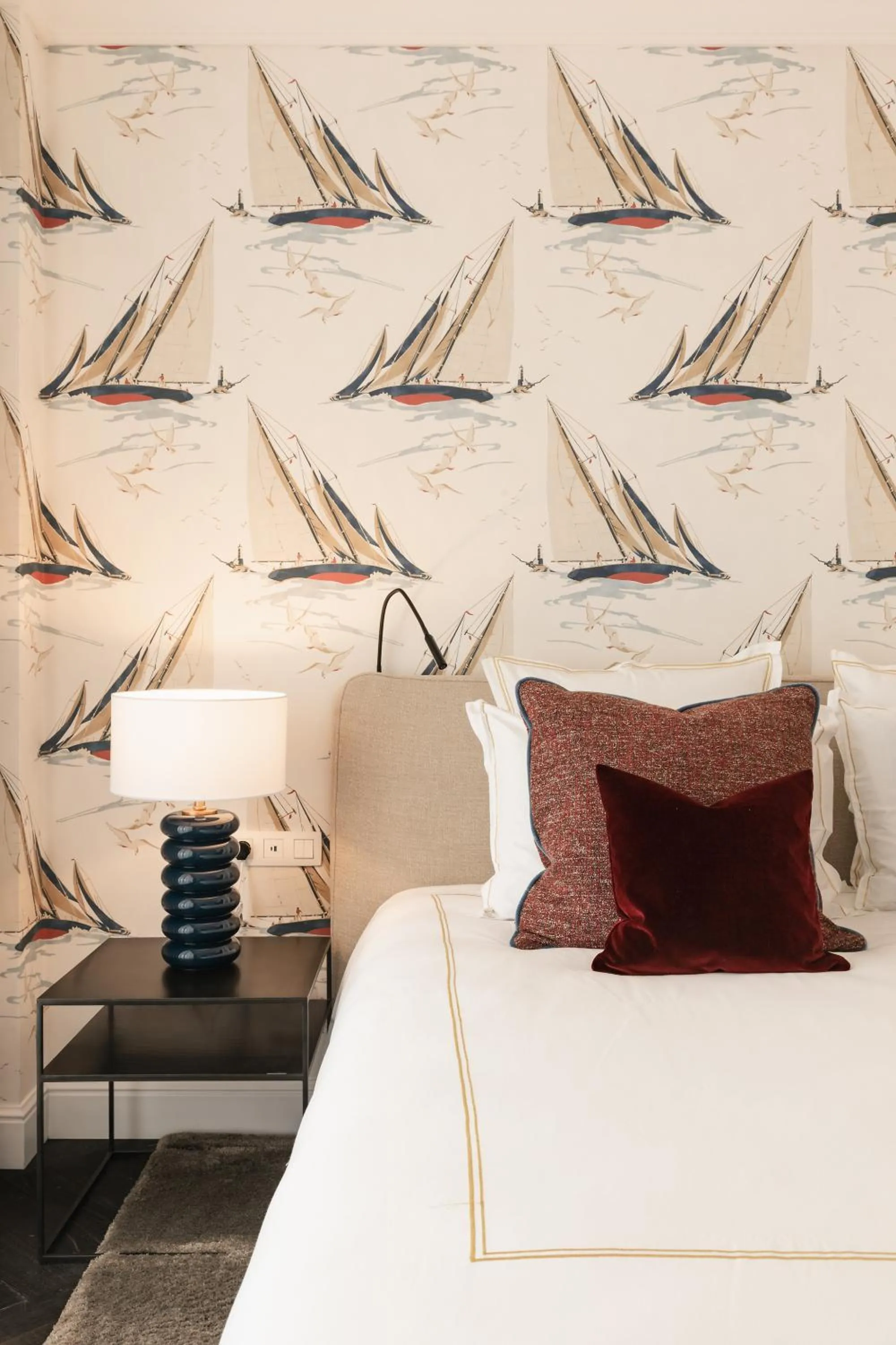 Bed in De Lindenhoeve Boutique Hotel