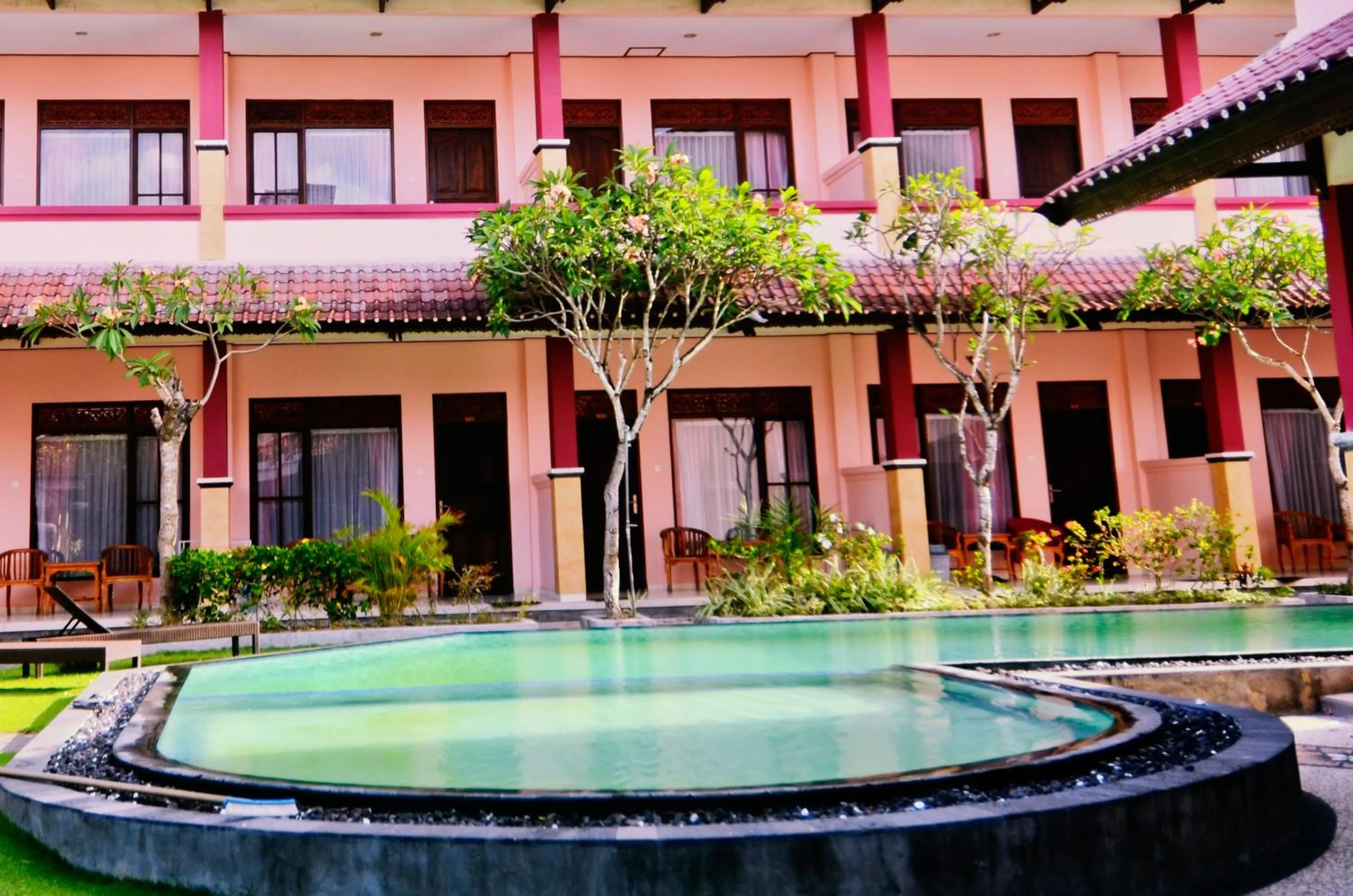 Swimming pool in Pesona Beach Inn